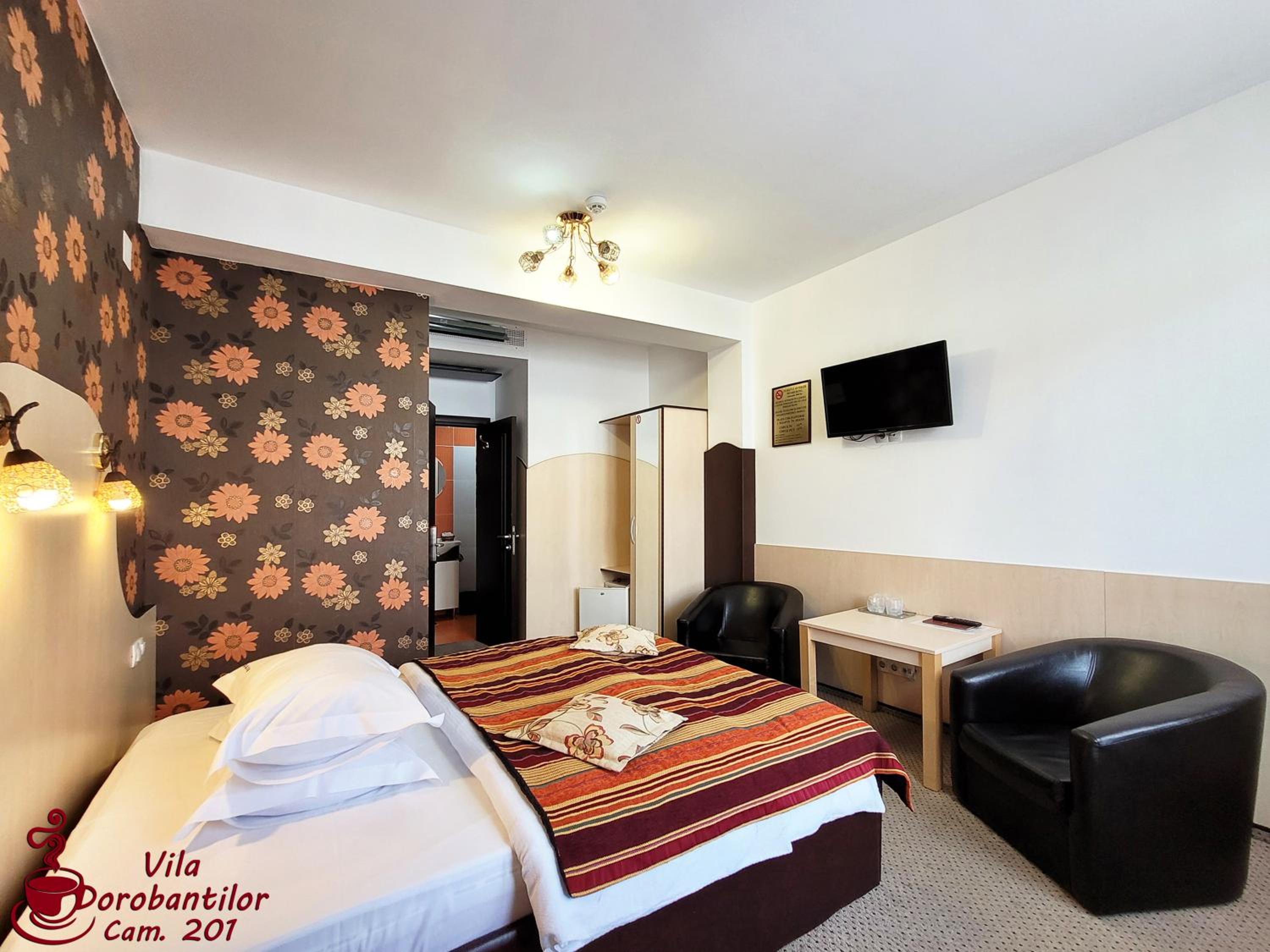 Double Room with Balcony - Photo 6