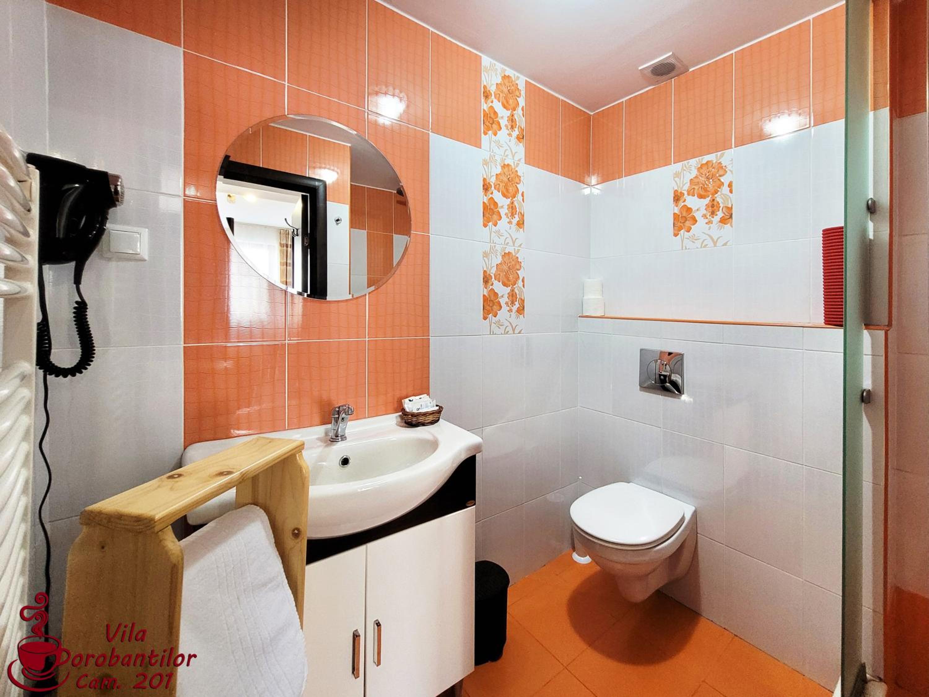 Double Room with Balcony - Photo 7