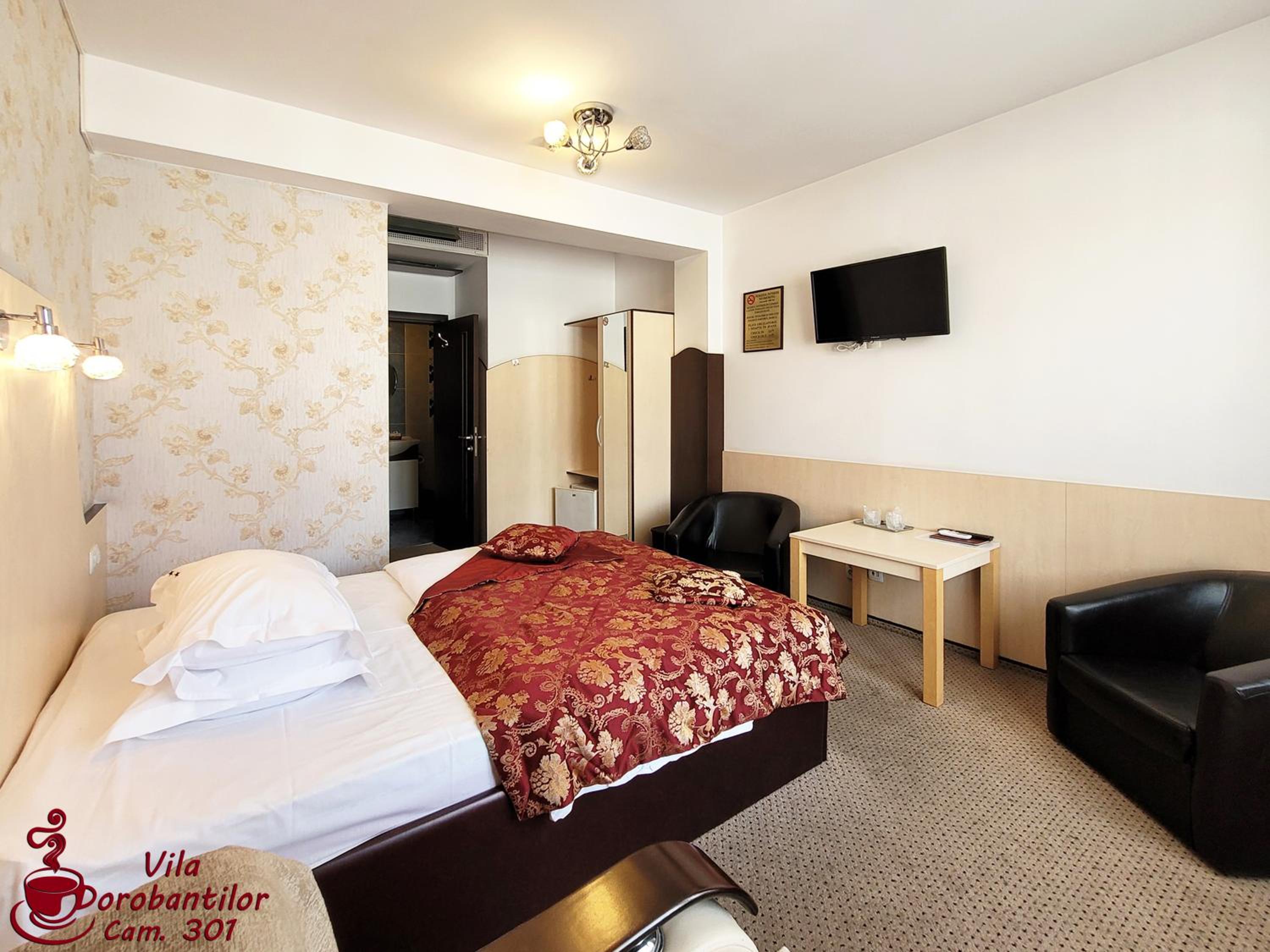 Double Room with Balcony - Photo 15