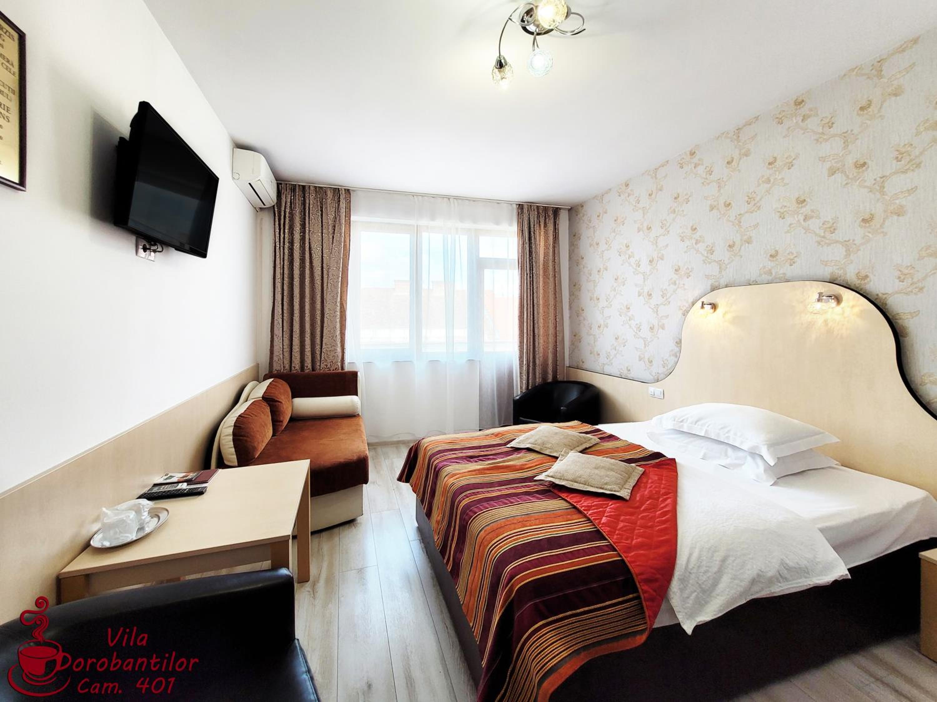 Double Room with Balcony - Photo 18