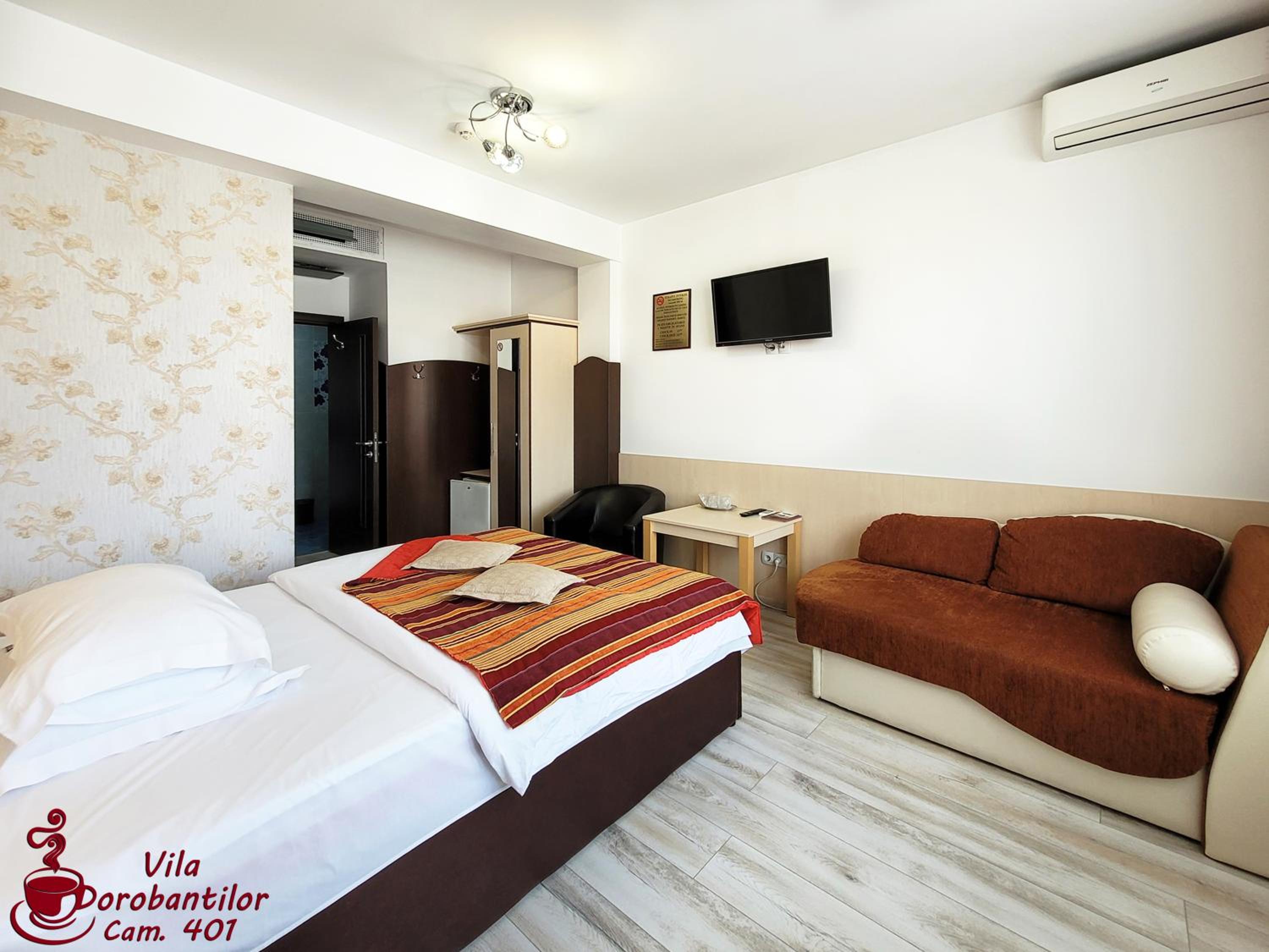 Double Room with Balcony - Photo 19