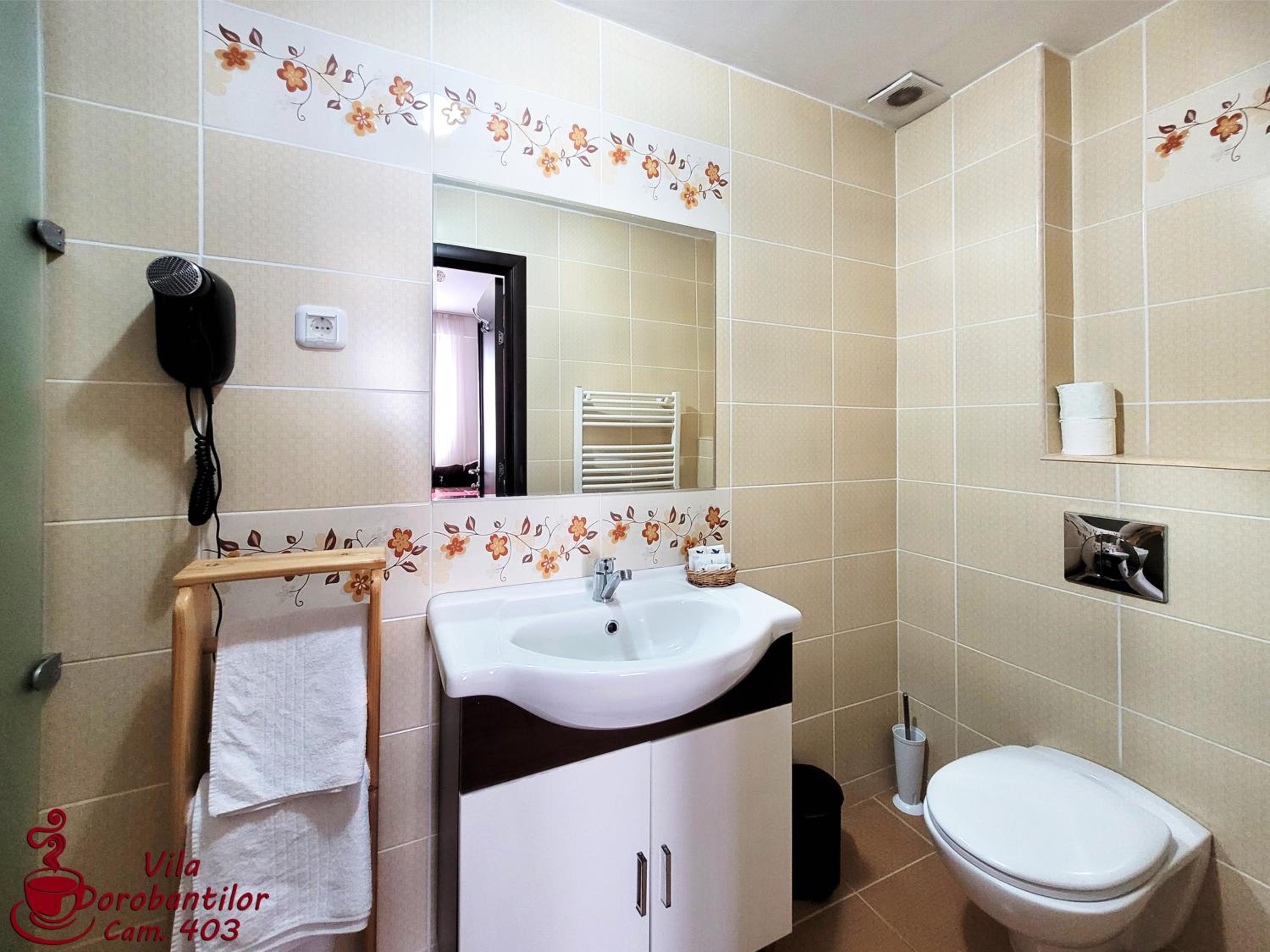 Double Room with Balcony - Photo 25