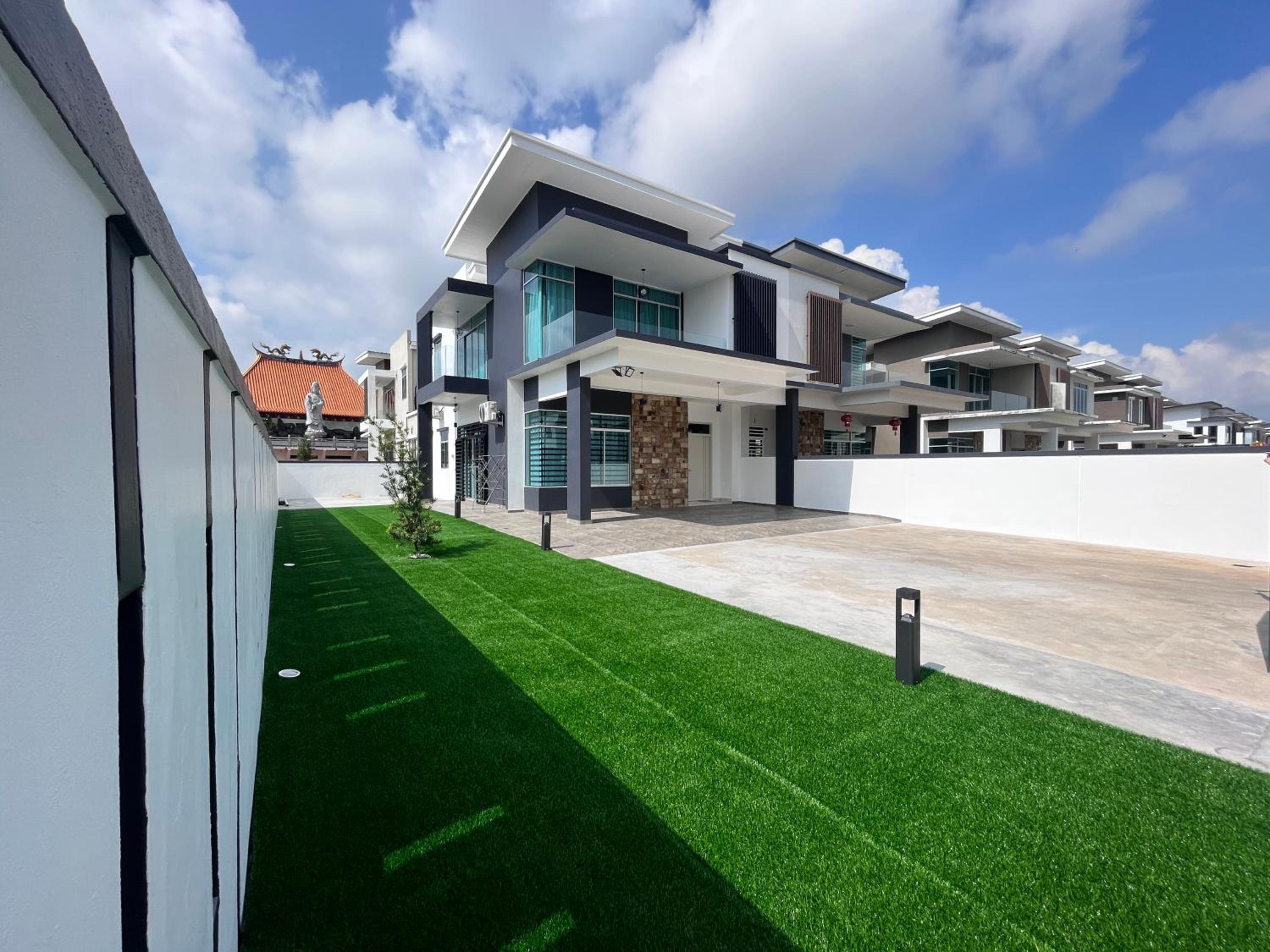 Villa photo 1