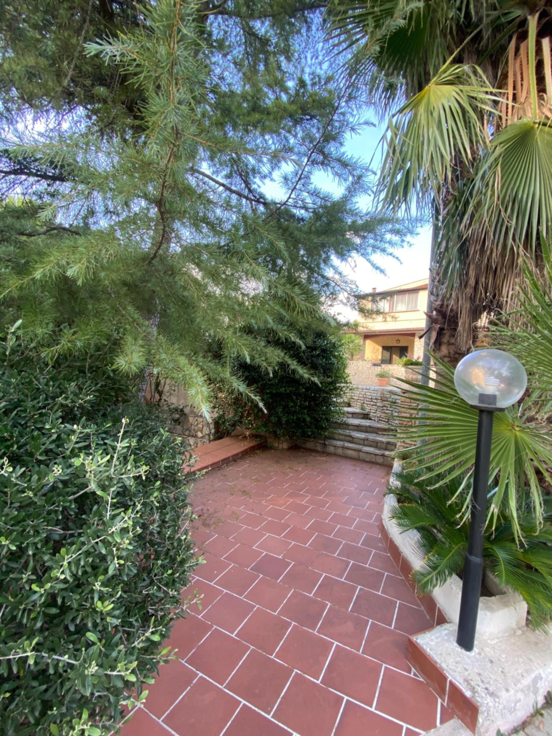 Villa photo 3