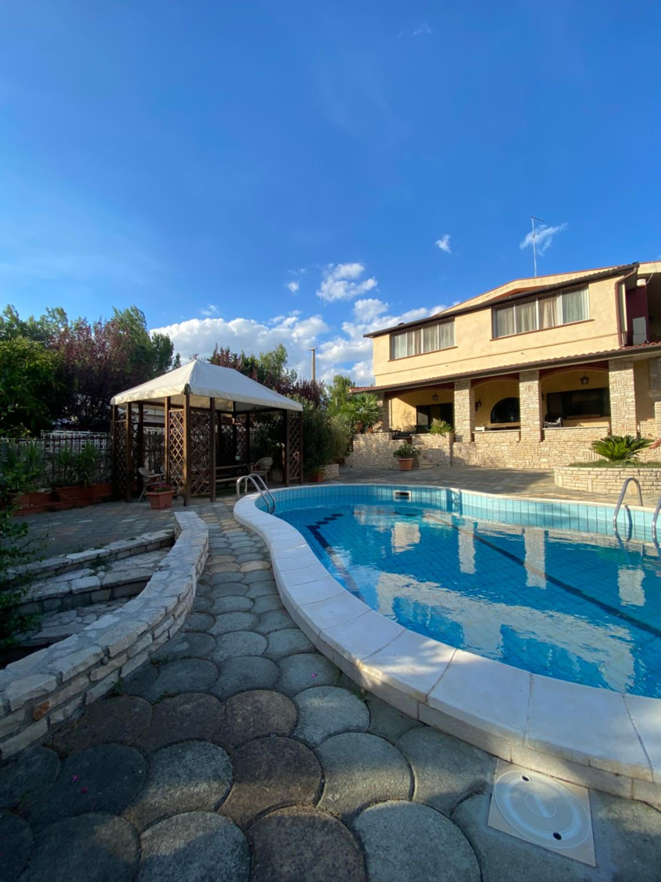 Villa photo 2