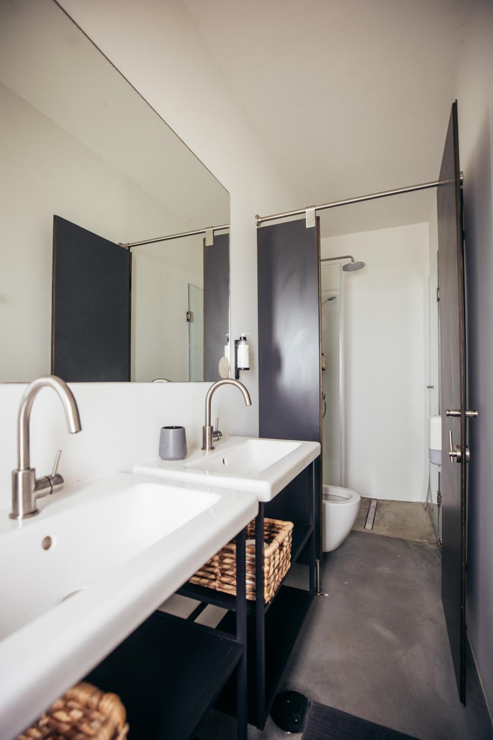Double or Twin Room - Photo 3