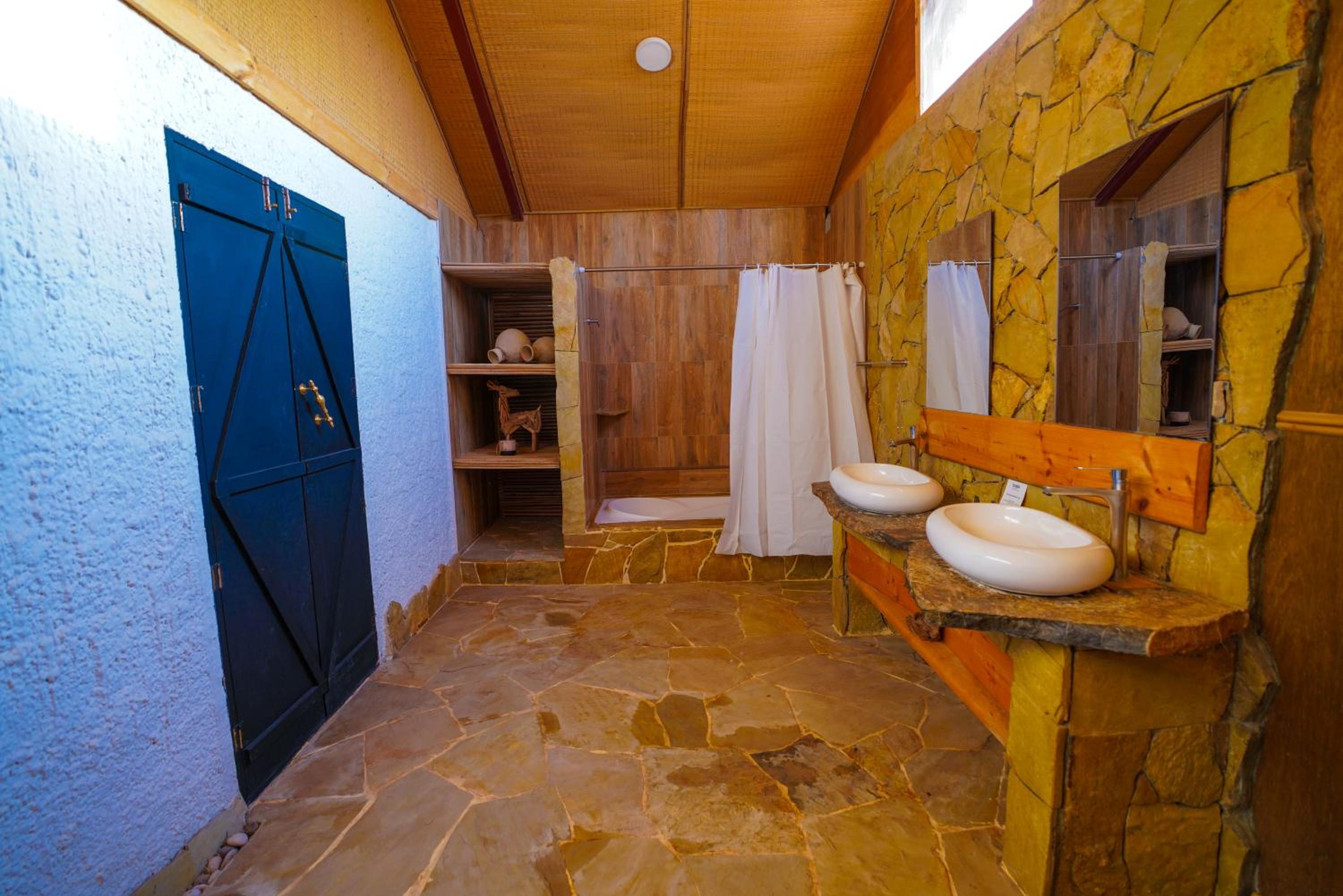 Deluxe Bungalow - Photo 8