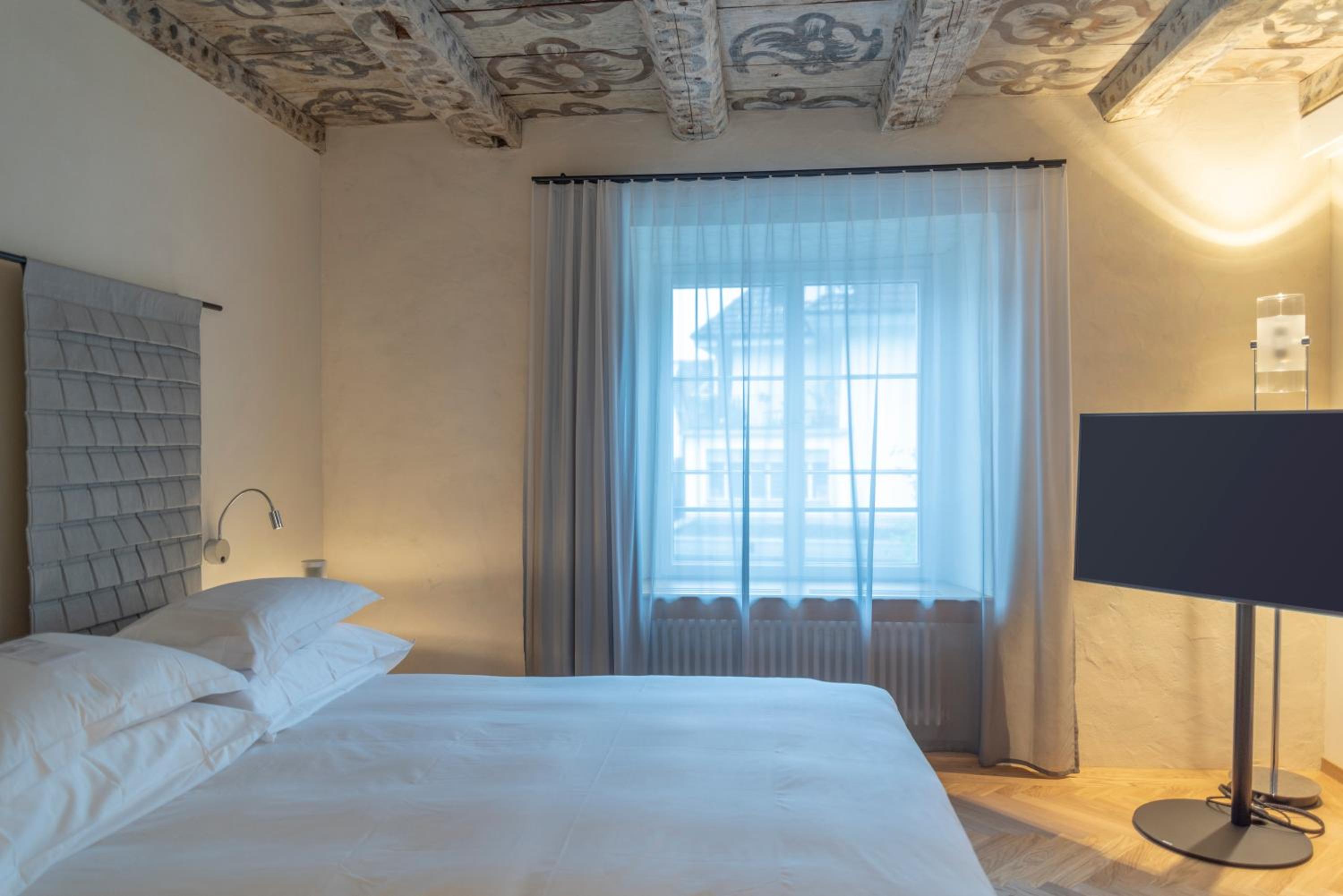 Historic Loft Premium Room - Photo 12
