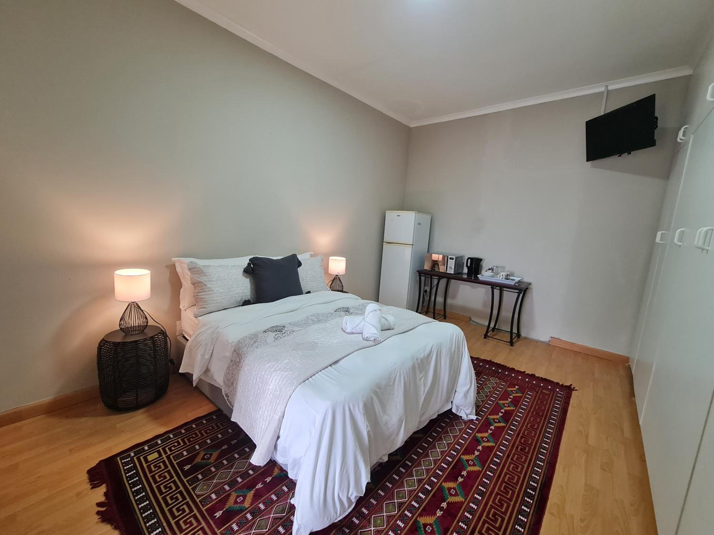 Deluxe Double or Twin Room photo 3