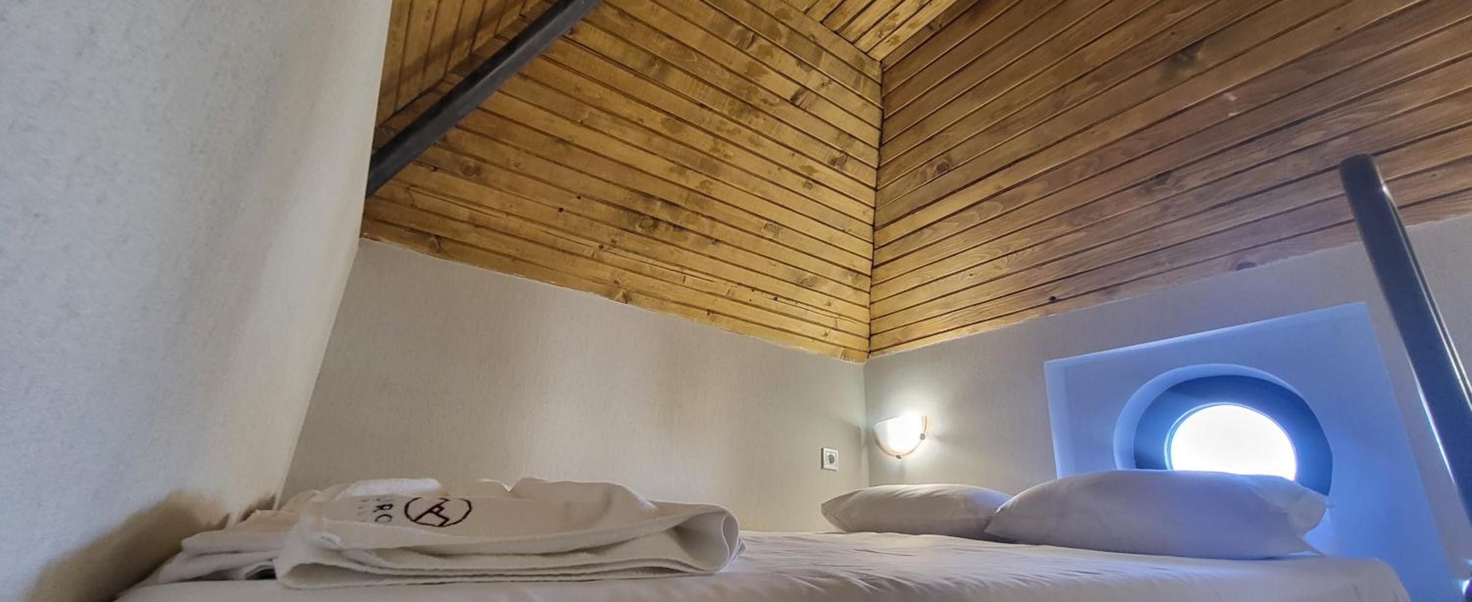 Classic Quadruple Room - Photo 15