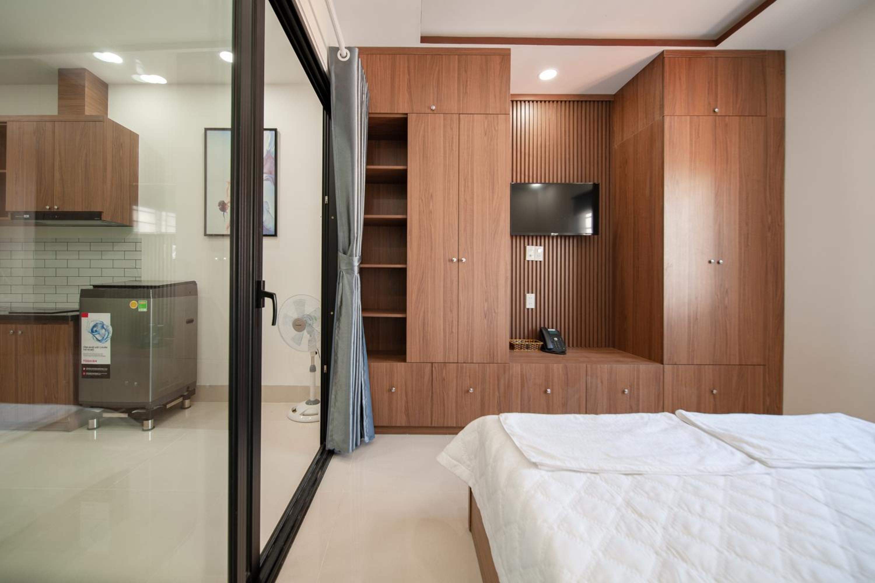 One-Bedroom Apartment - Photo 5