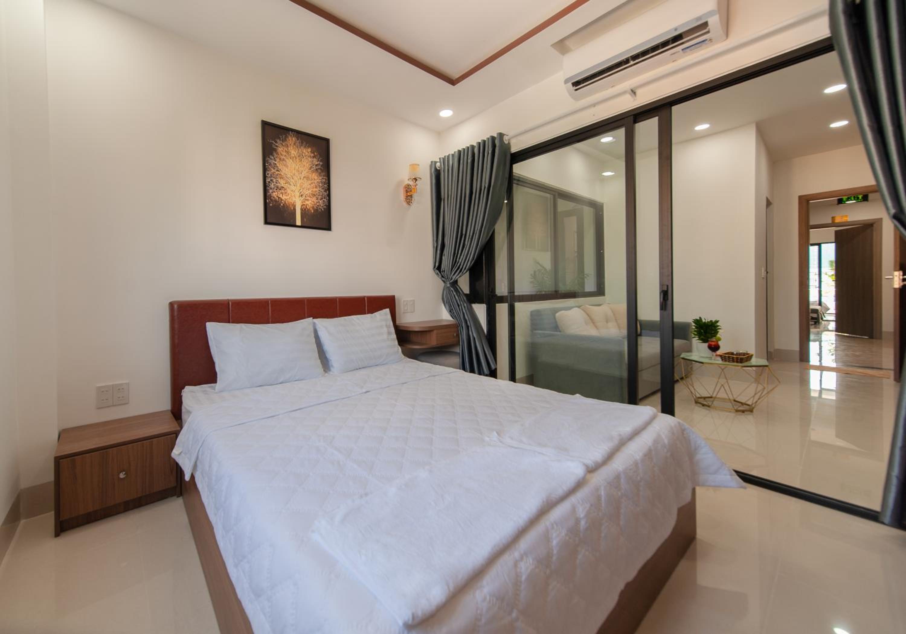 One-Bedroom Apartment - Photo 6