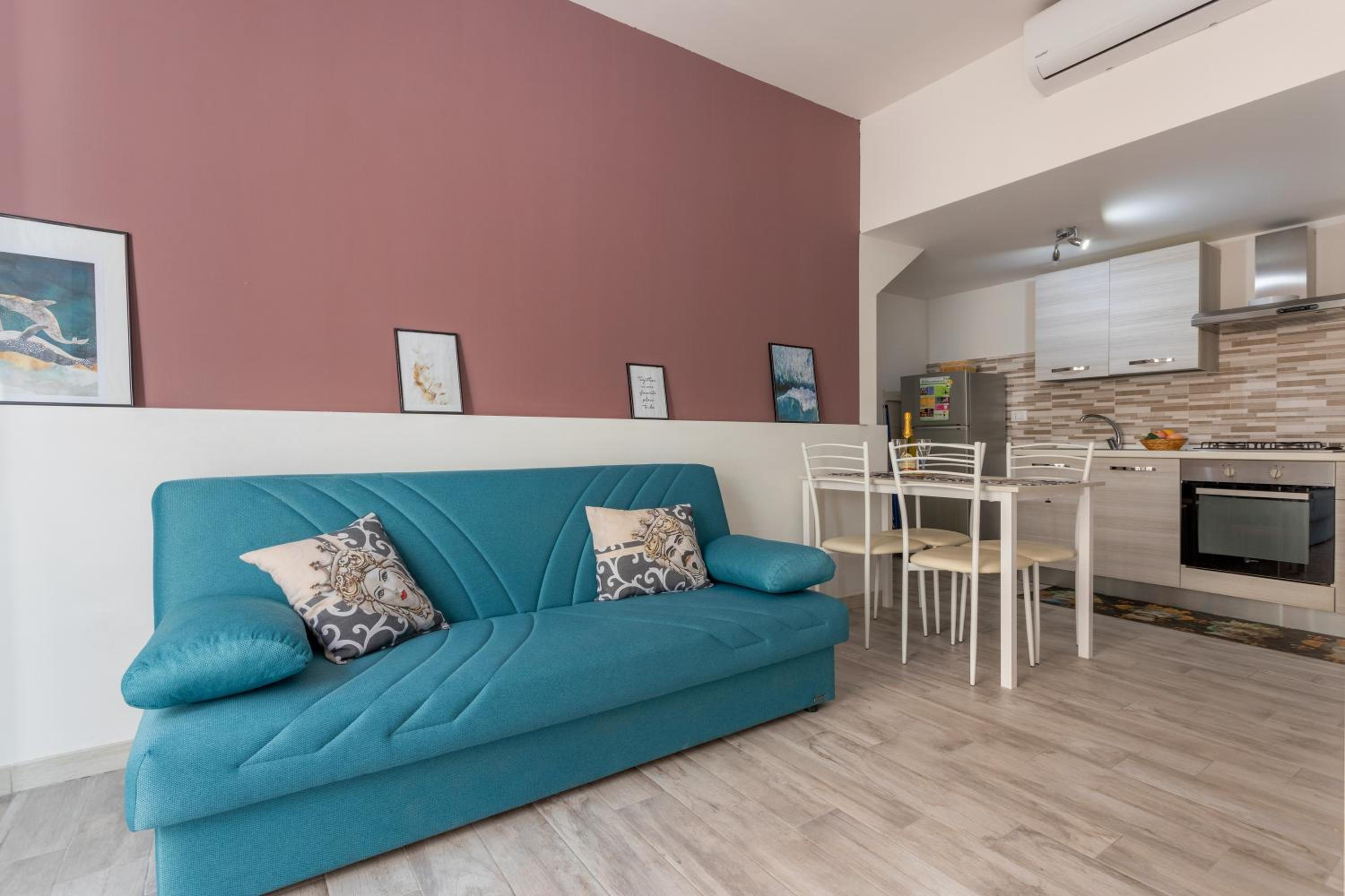 Superior One-Bedroom Apartment