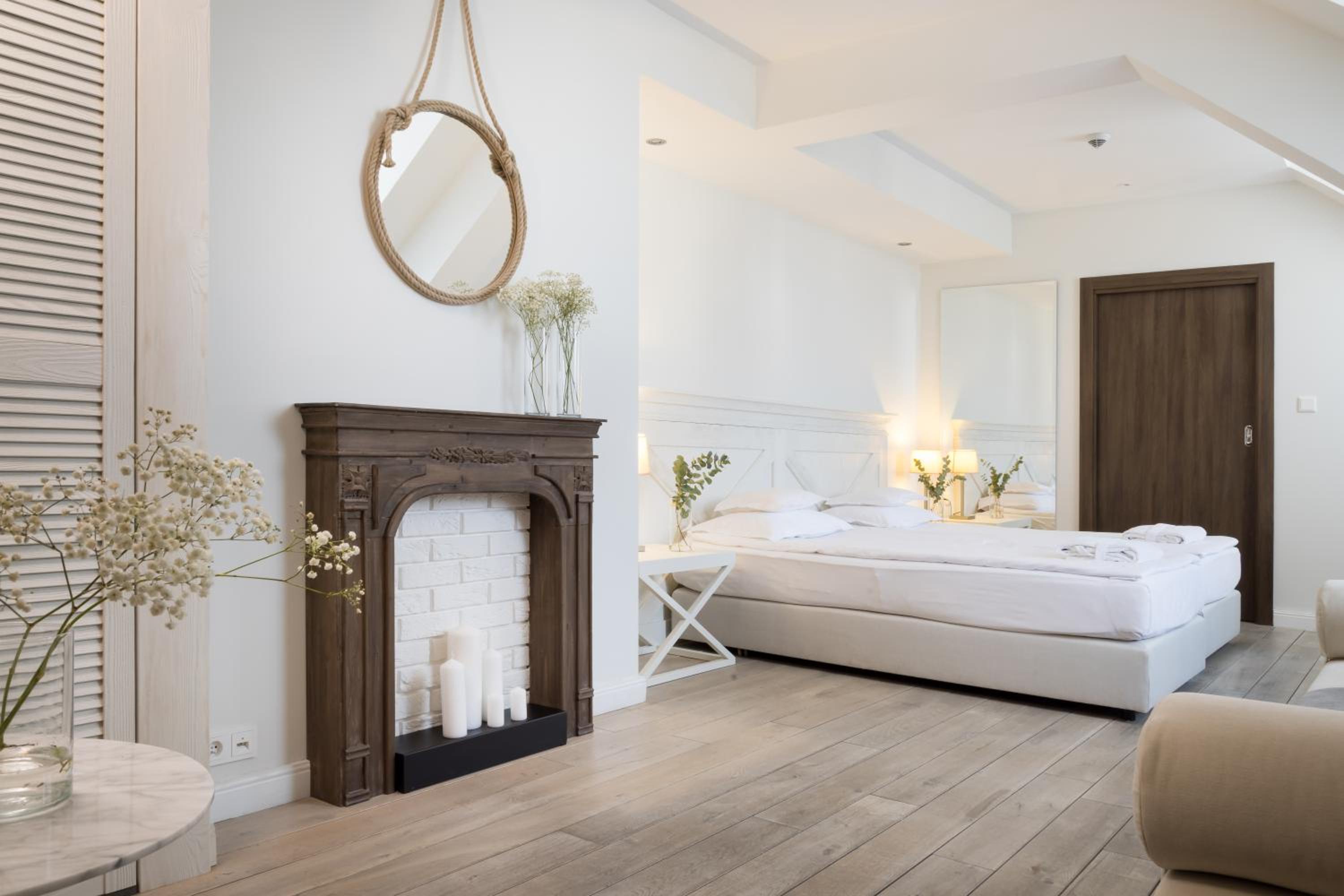 Premium Twin Room - Photo 2