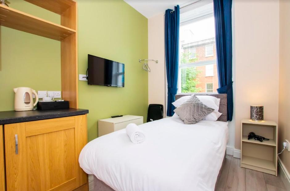 Single Room with Private Bathroom