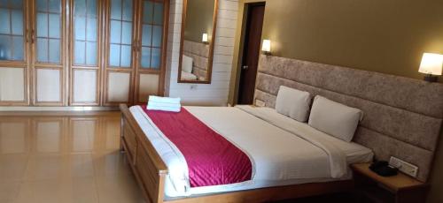 Standard King Room photo 1