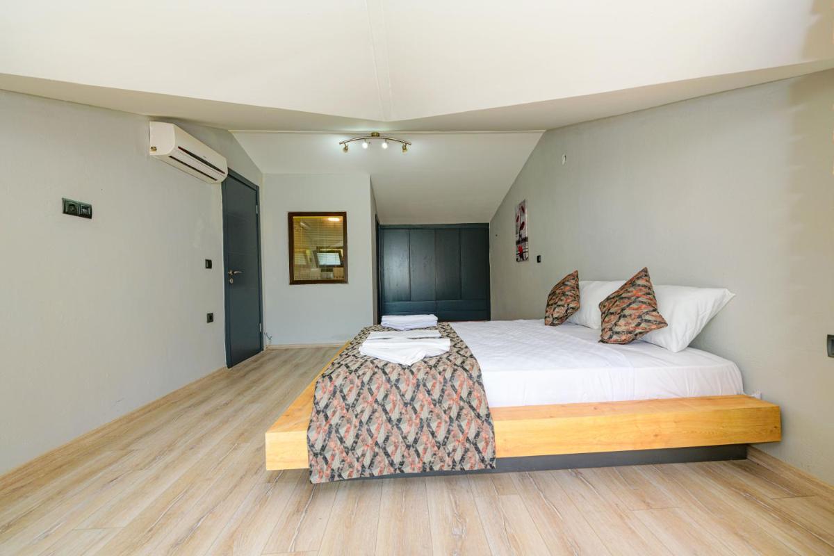 Three-Bedroom Villa photo 1