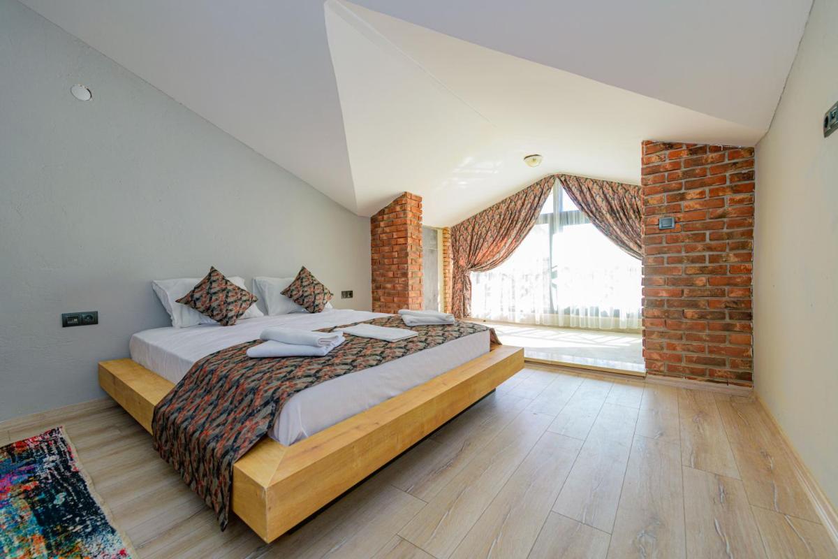 Three-Bedroom Villa photo 2