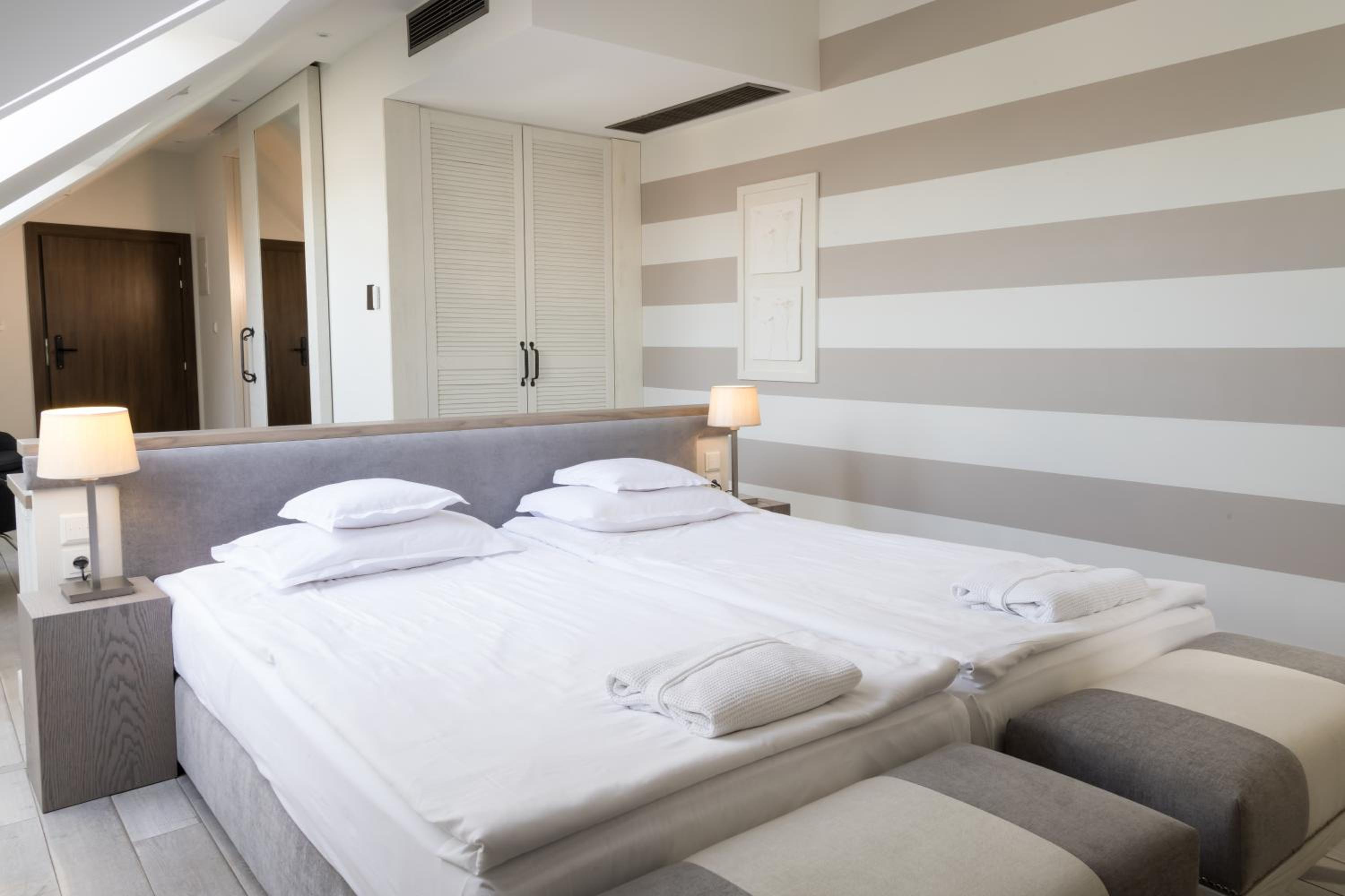 Double Room Deluxe - Photo 5