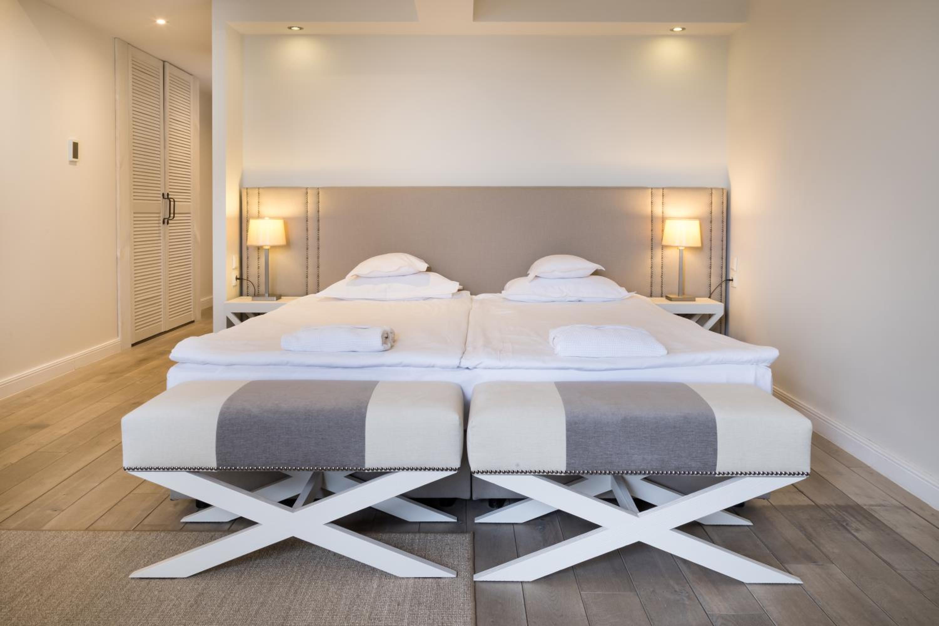 Double Room with Balcony - Photo 3