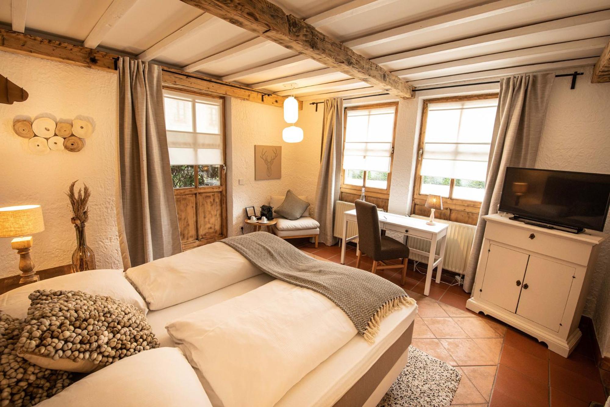 Double Room - Photo 6