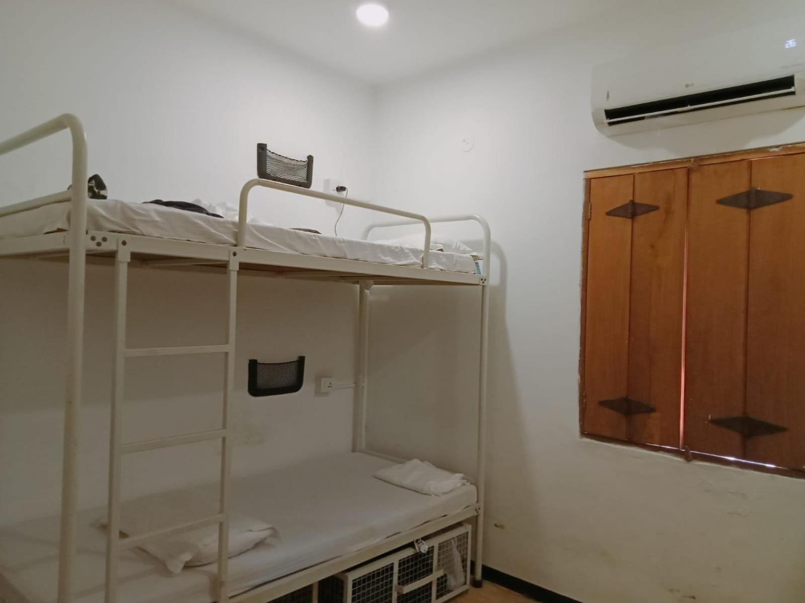 Bed in 4-Bed Mixed Dormitory Room photo 2