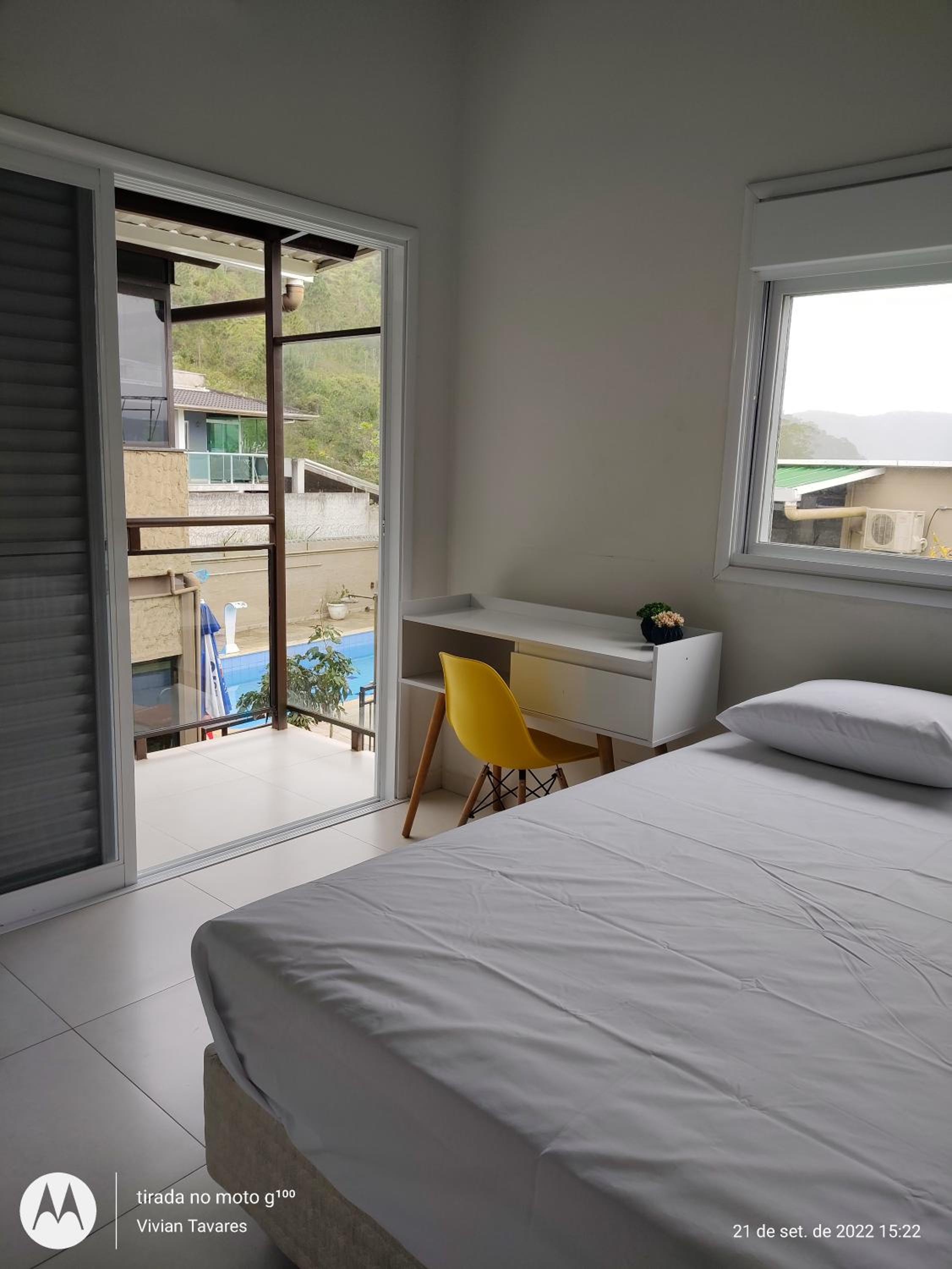 Deluxe Double Room with Side Sea View