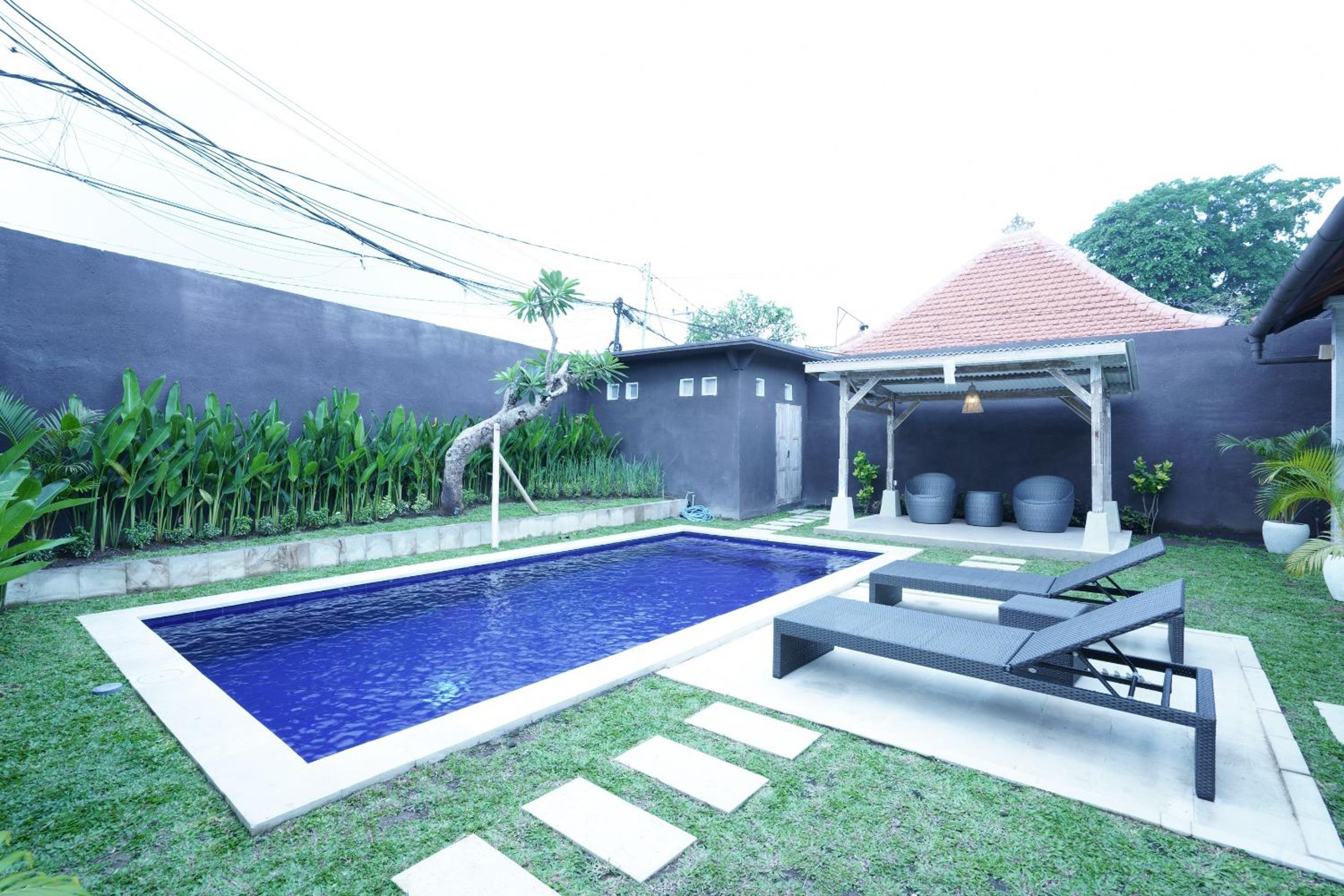 Three-Bedroom Villa - Photo 11