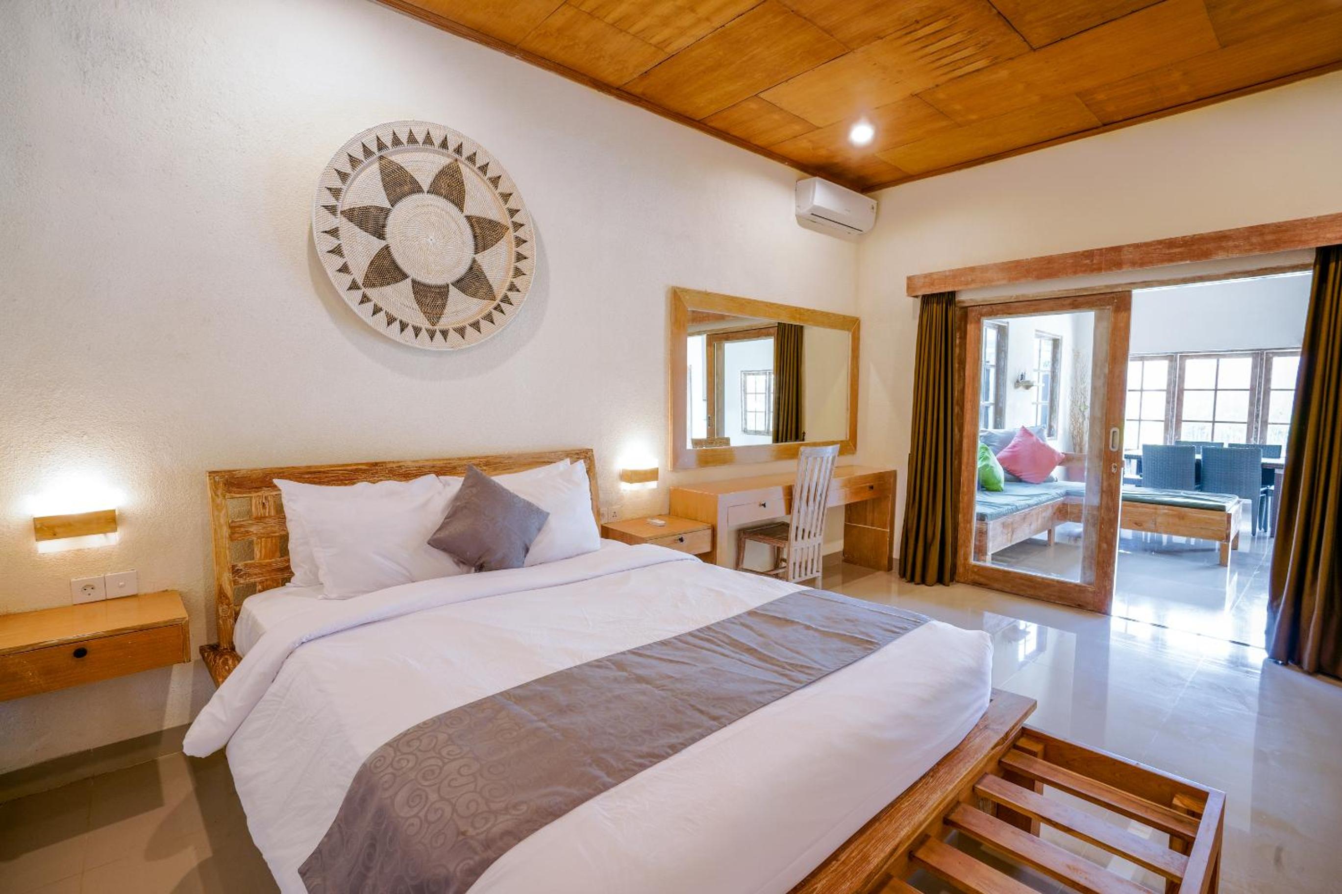 Three-Bedroom Villa - Photo 5