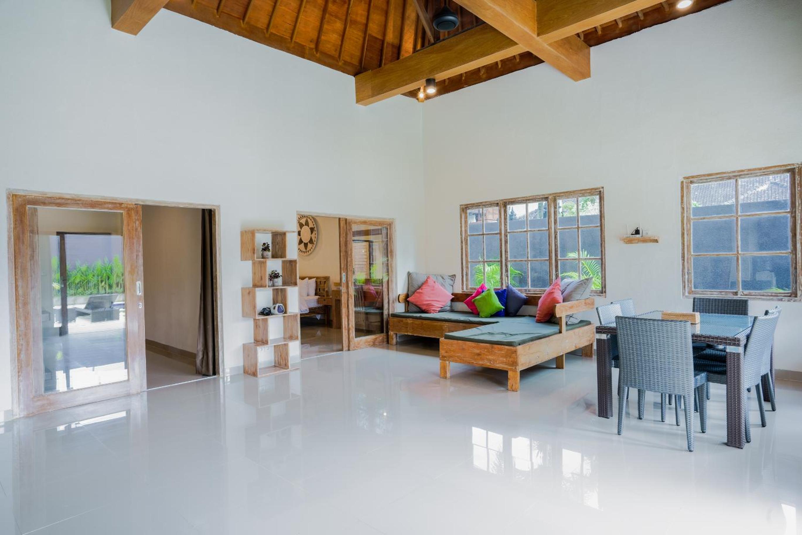 Three-Bedroom Villa - Photo 4
