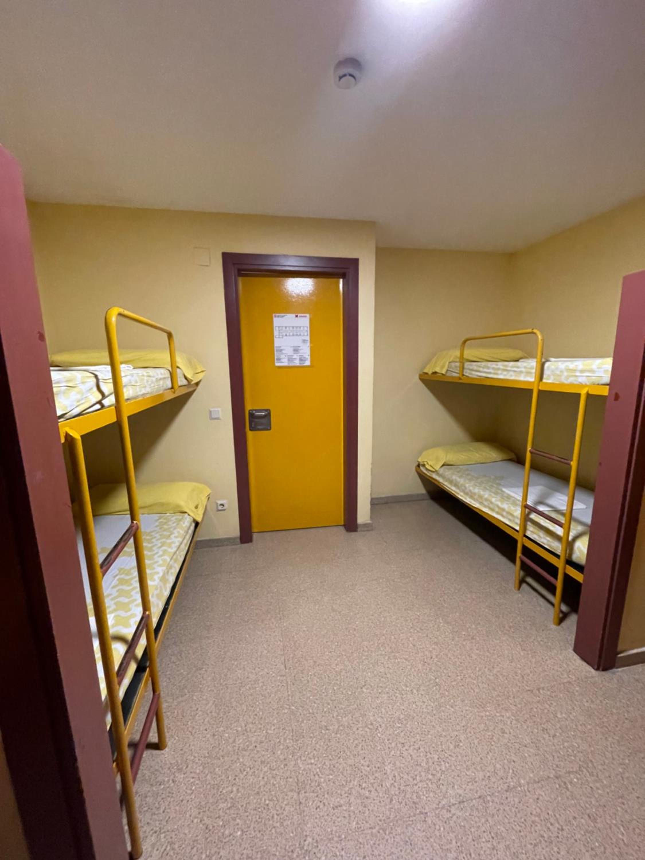 Habitación Cuádruple con Baño Compartido
