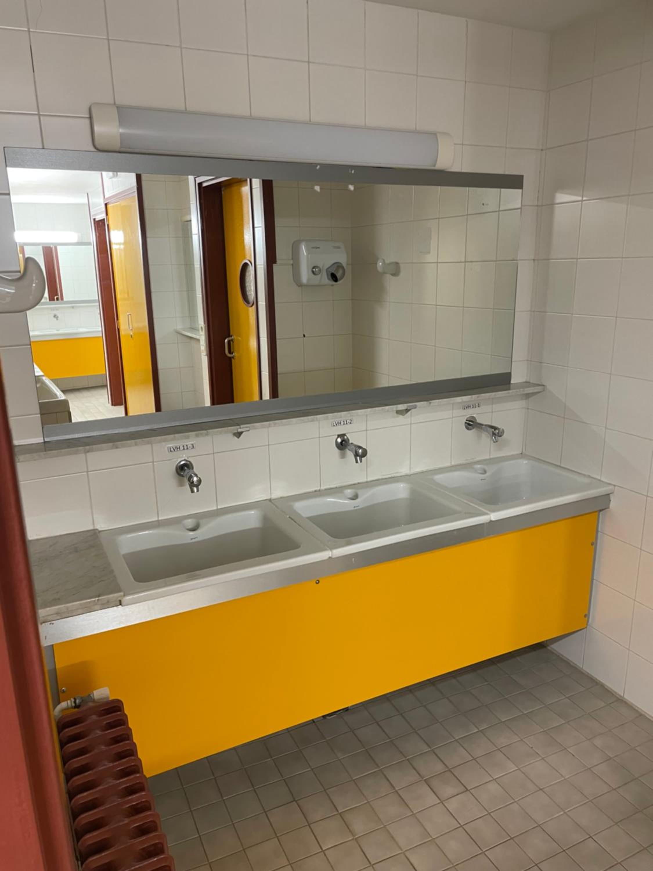 Quadruple Room with Shared Bathroom photo 2
