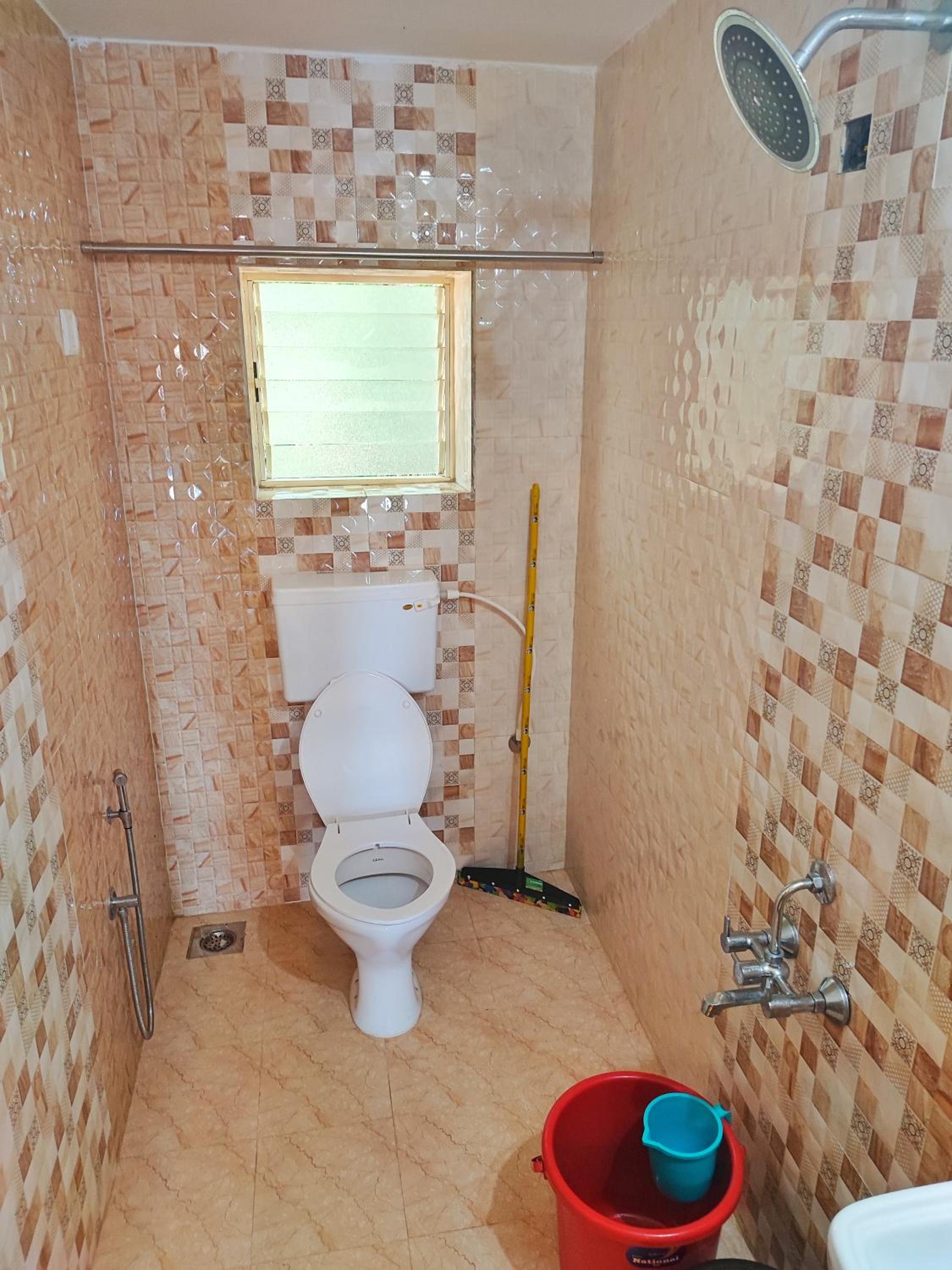 Quadruple Room with Balcony - Photo 14