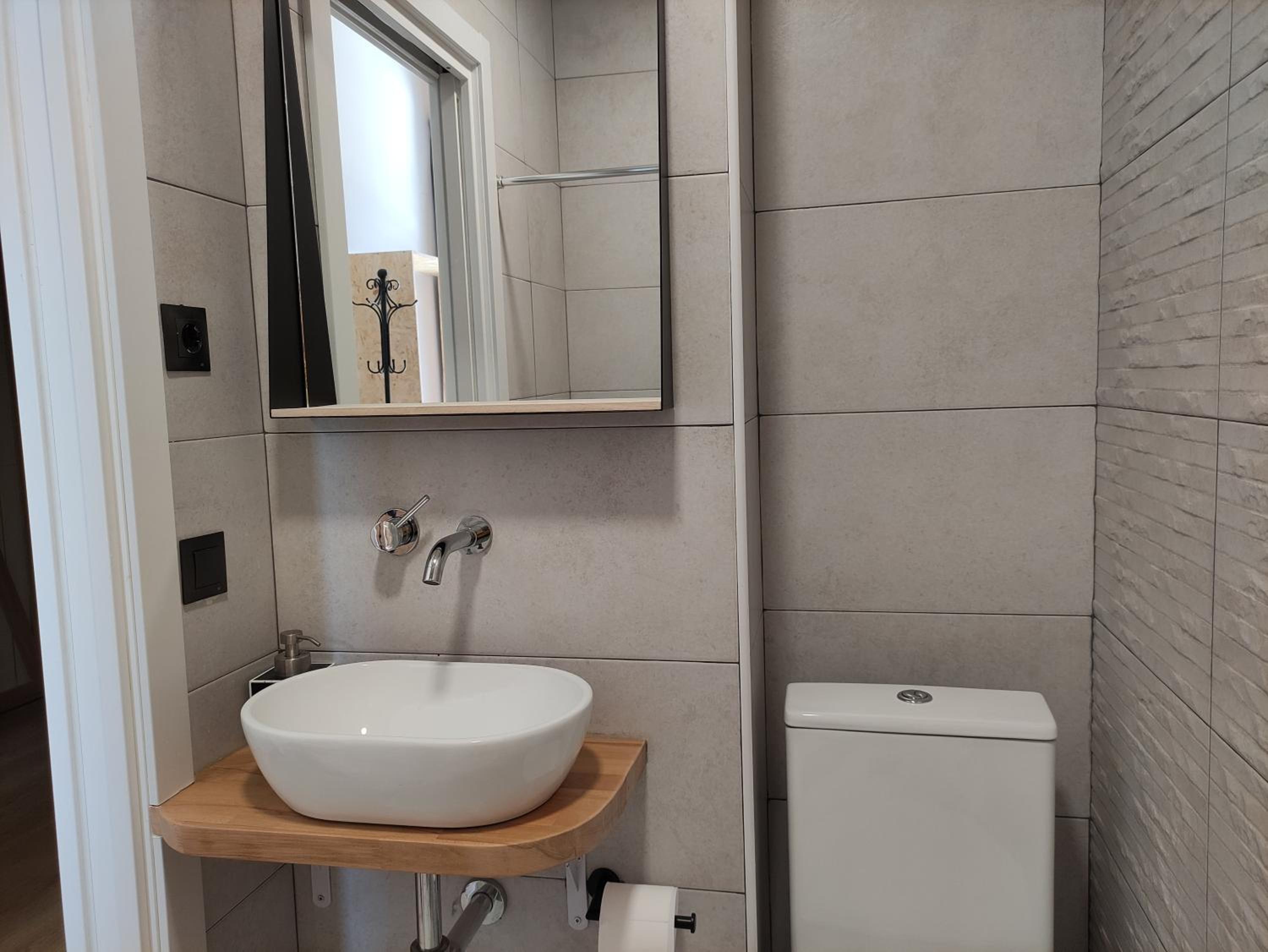 Twin Room With Private Bathroom photo 2