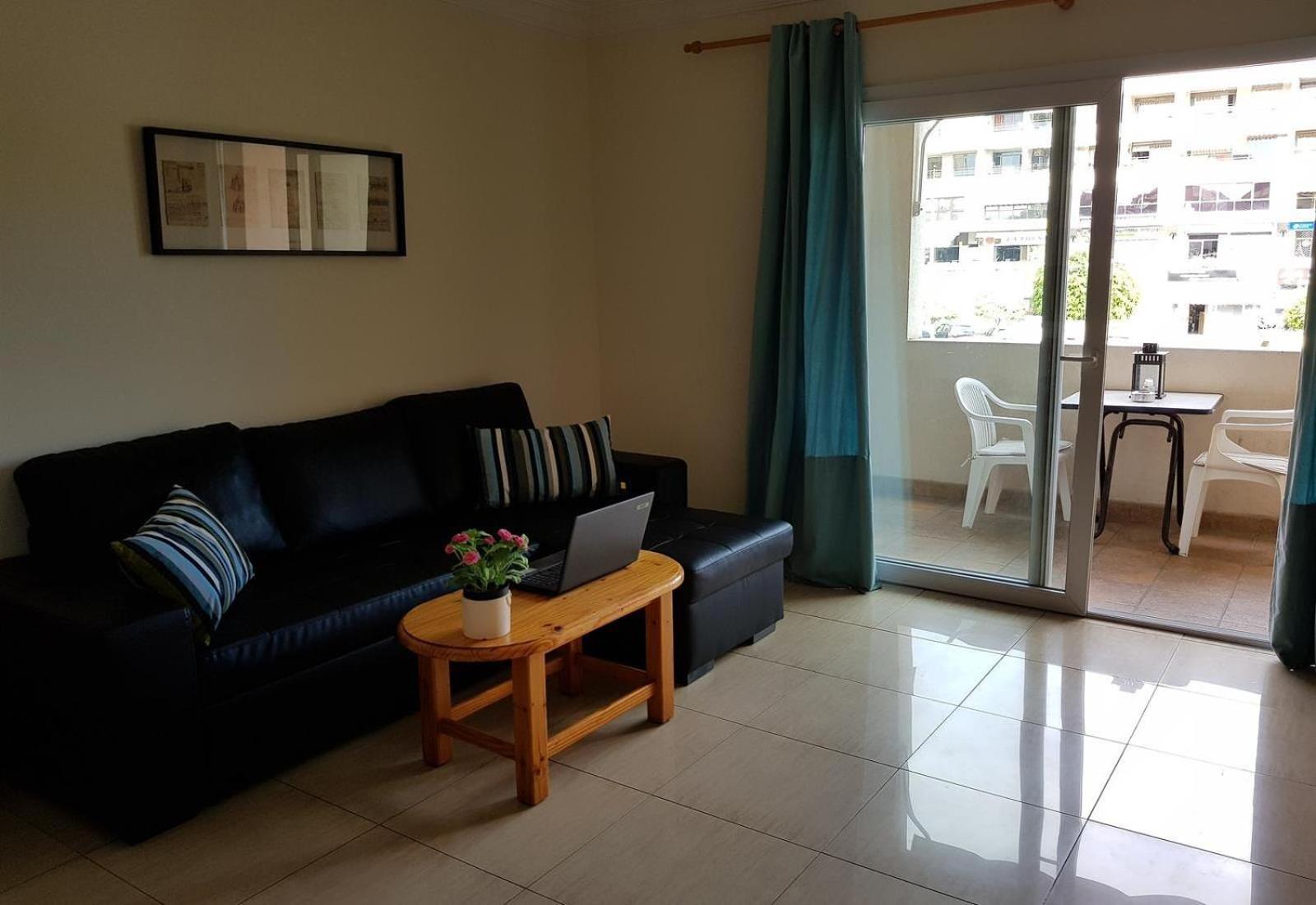 Apartamento de un dormitorio superior con balcón