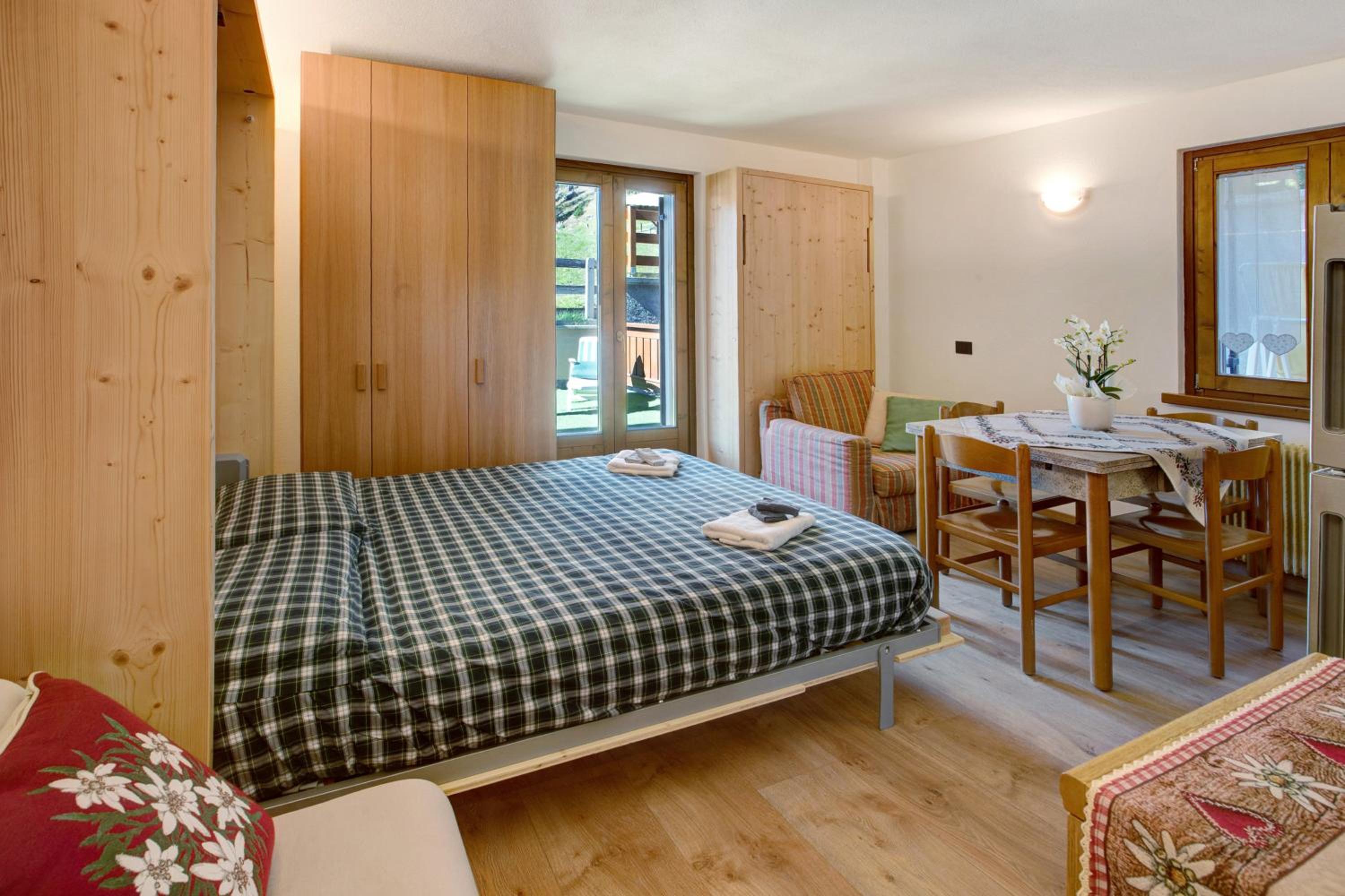Superior One-Bedroom Apartment With Balcony