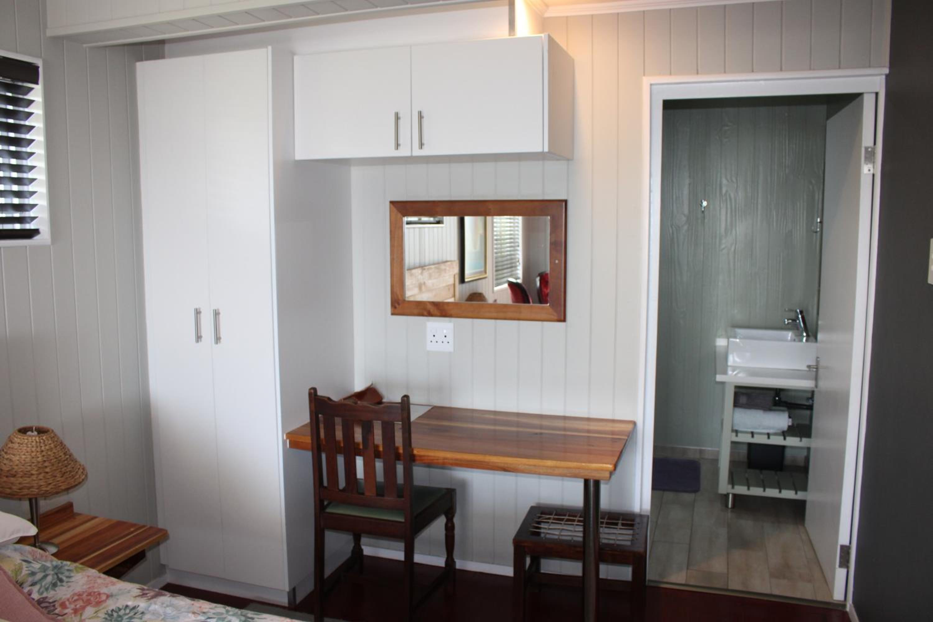 Deluxe Queen Room - Photo 1