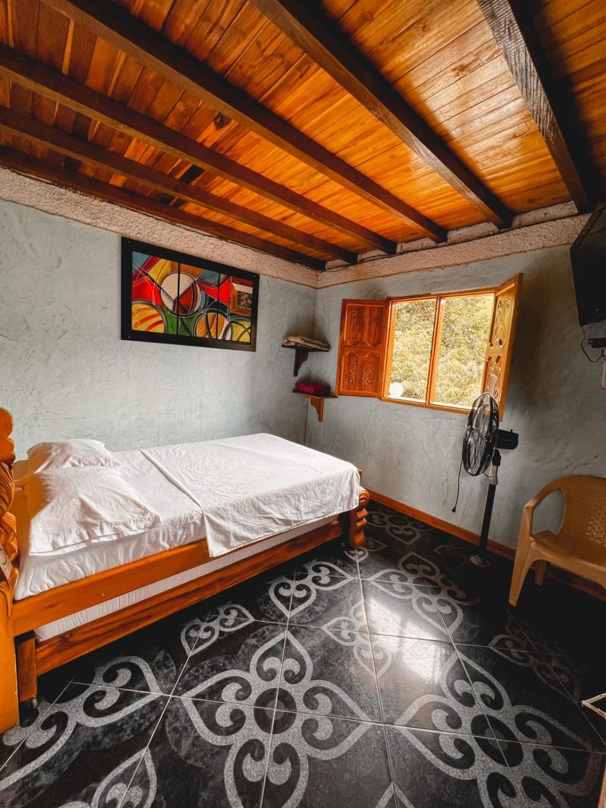 Standard Single Room with Shared Bathroom photo 1