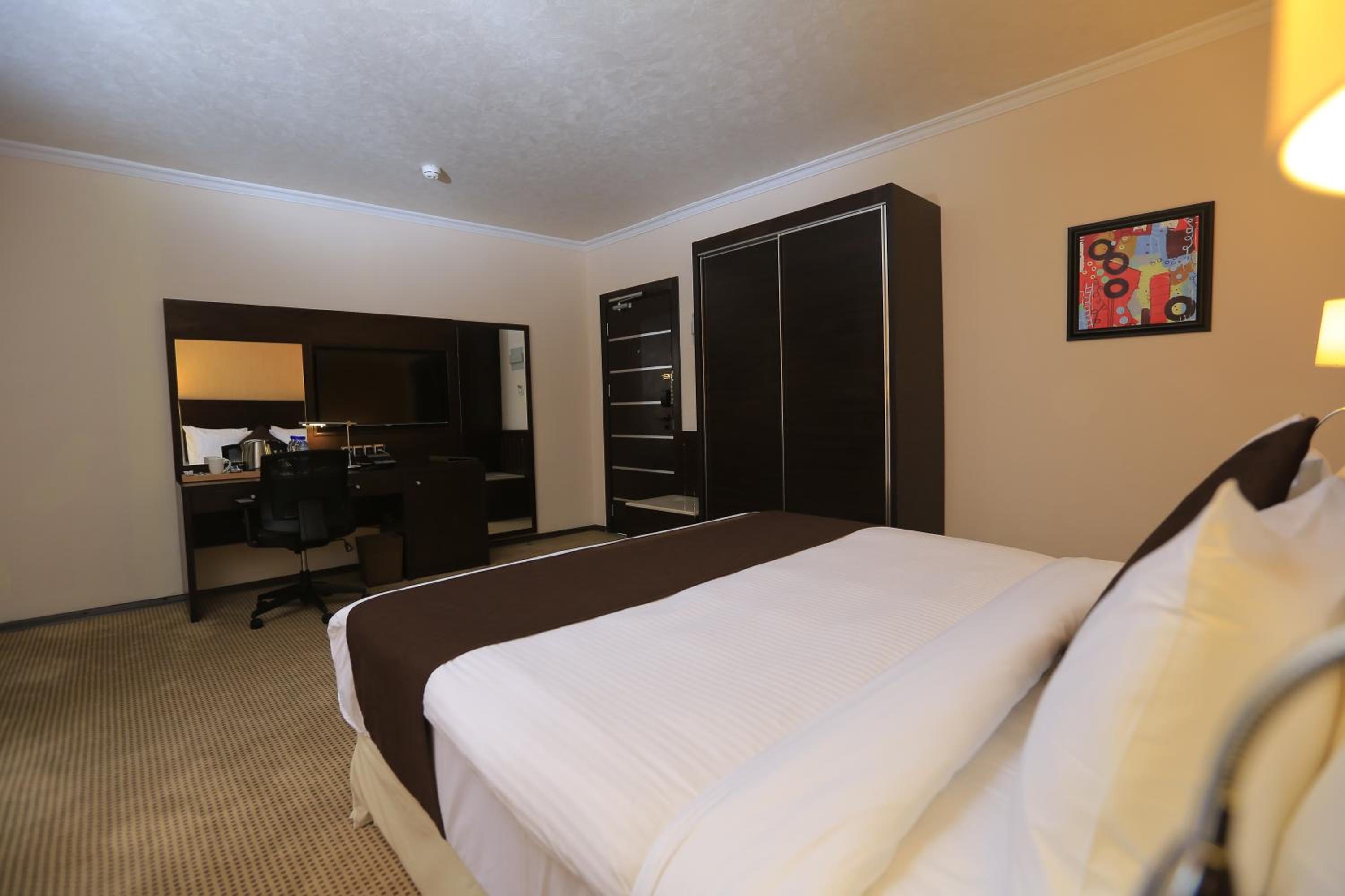 Deluxe Double Room - Photo 8