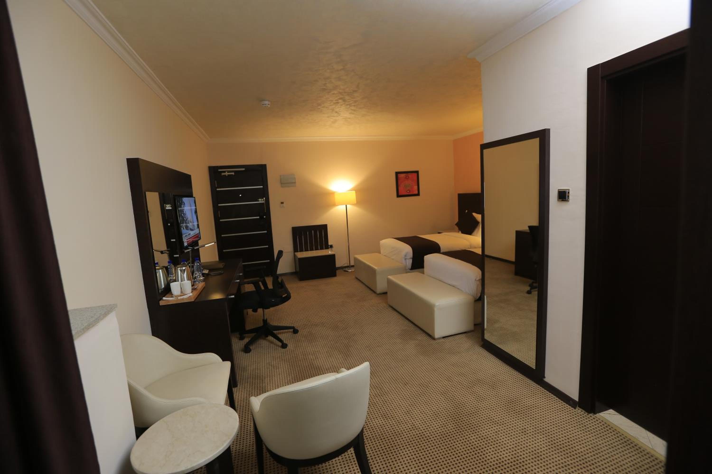 Twin Room - Photo 5