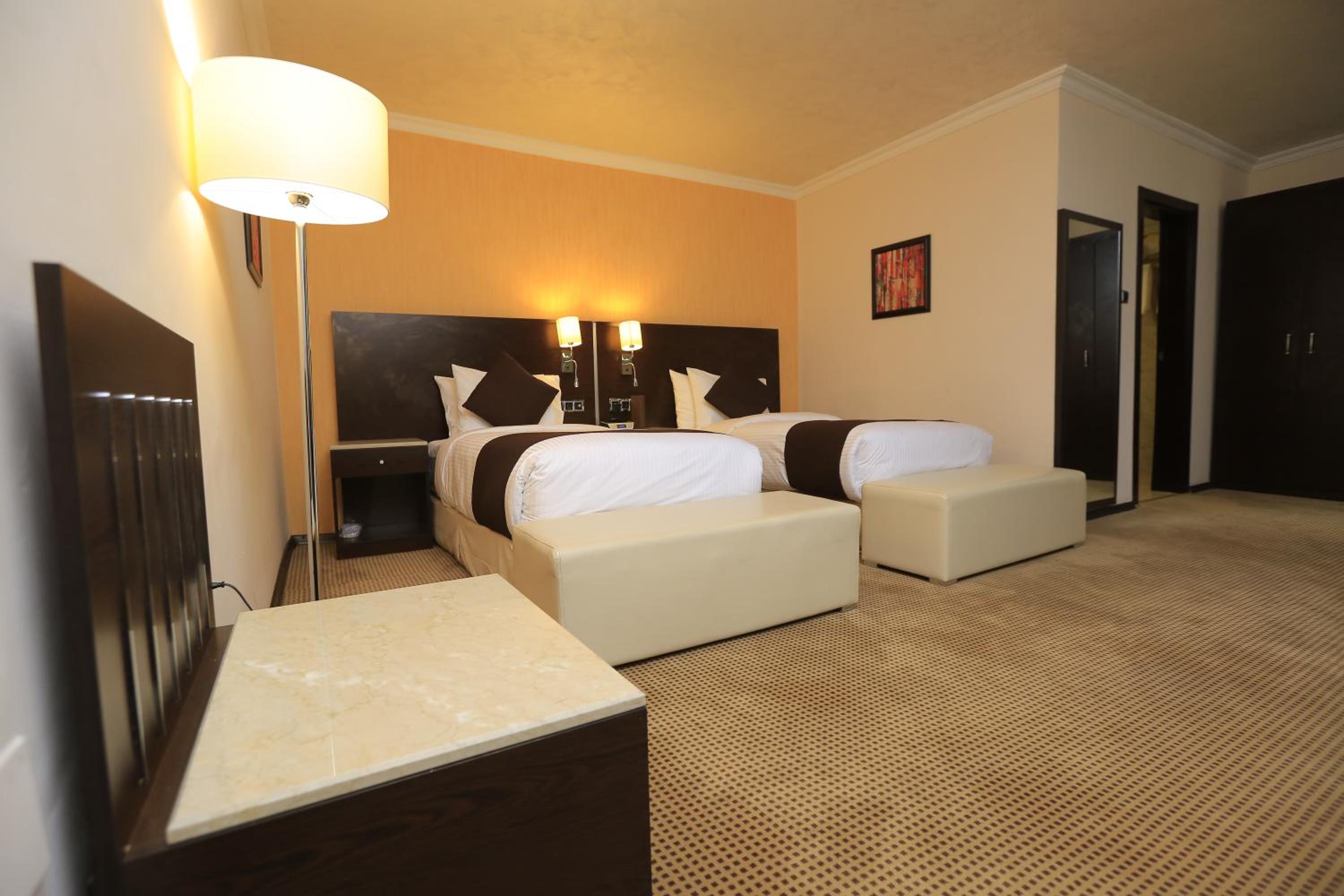 Twin Room - Photo 3