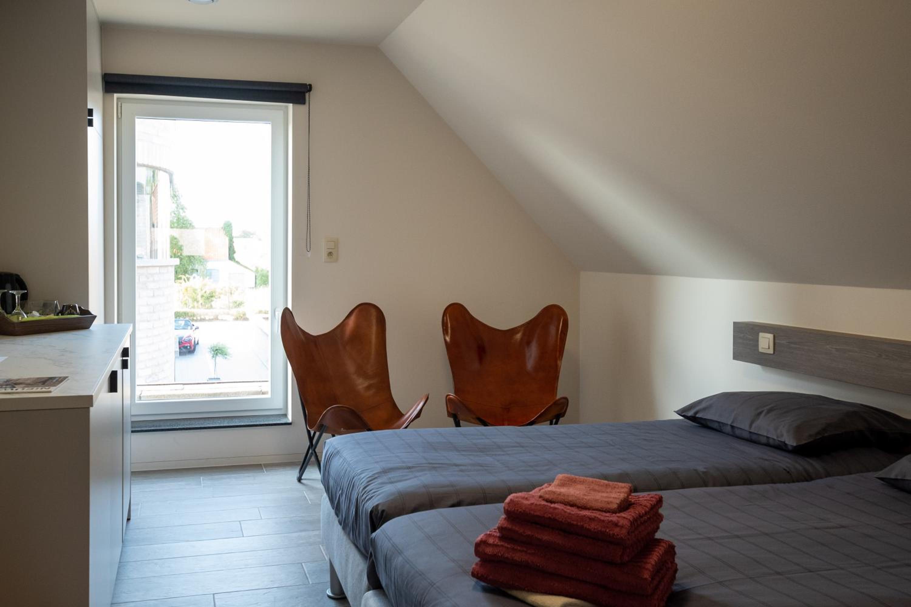 Annex Double Room With Shower And Common Toilet