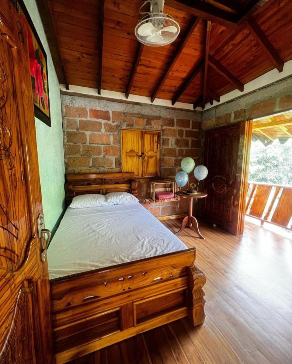 Double Room with Shared Bathroom photo 1