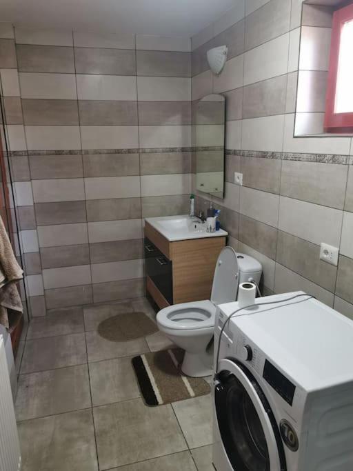 Two-Bedroom House - Photo 9