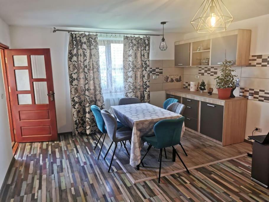 Two-Bedroom House - Photo 7