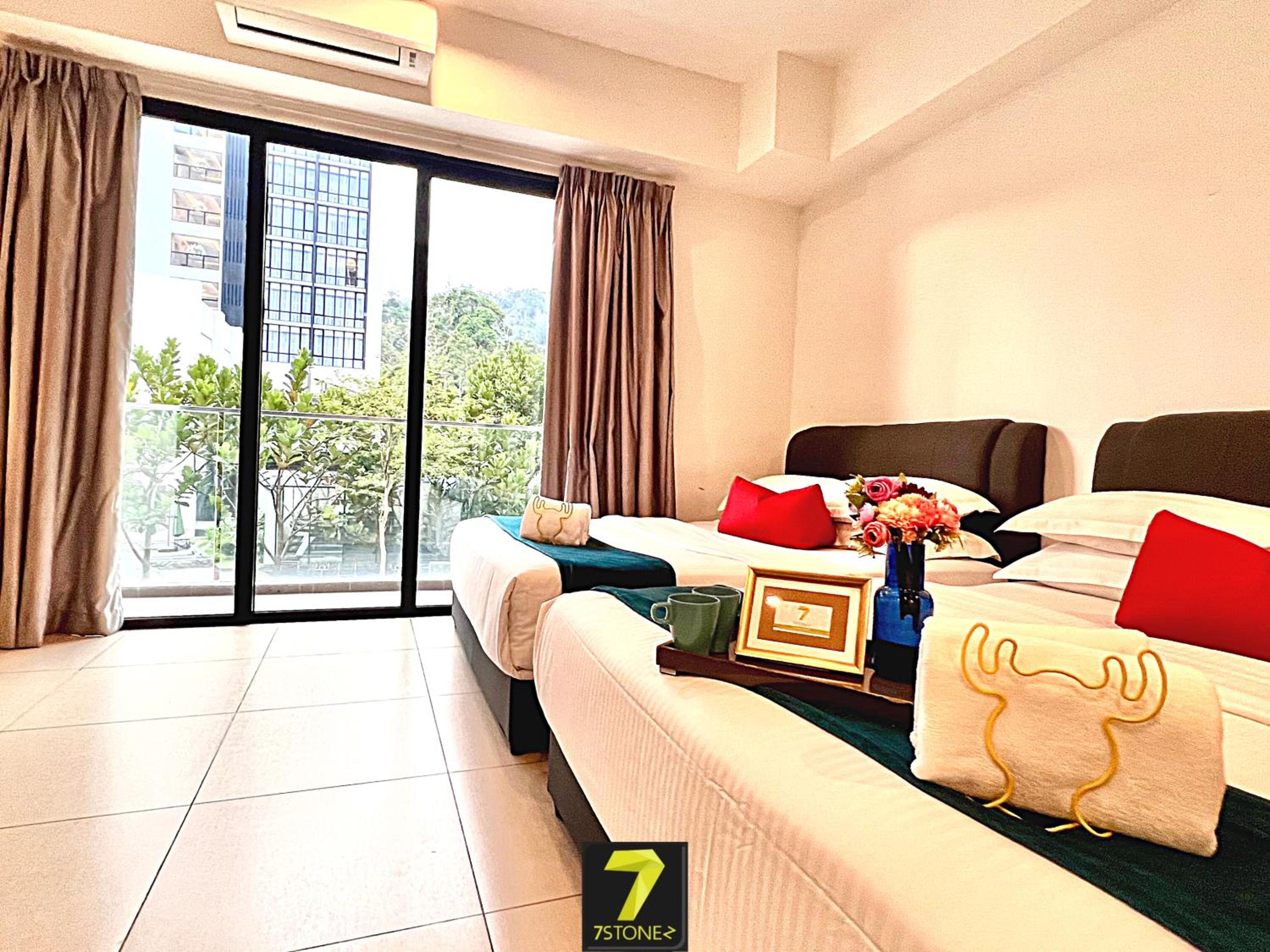 Deluxe Family Studio Suite with Balcony - Photo 3