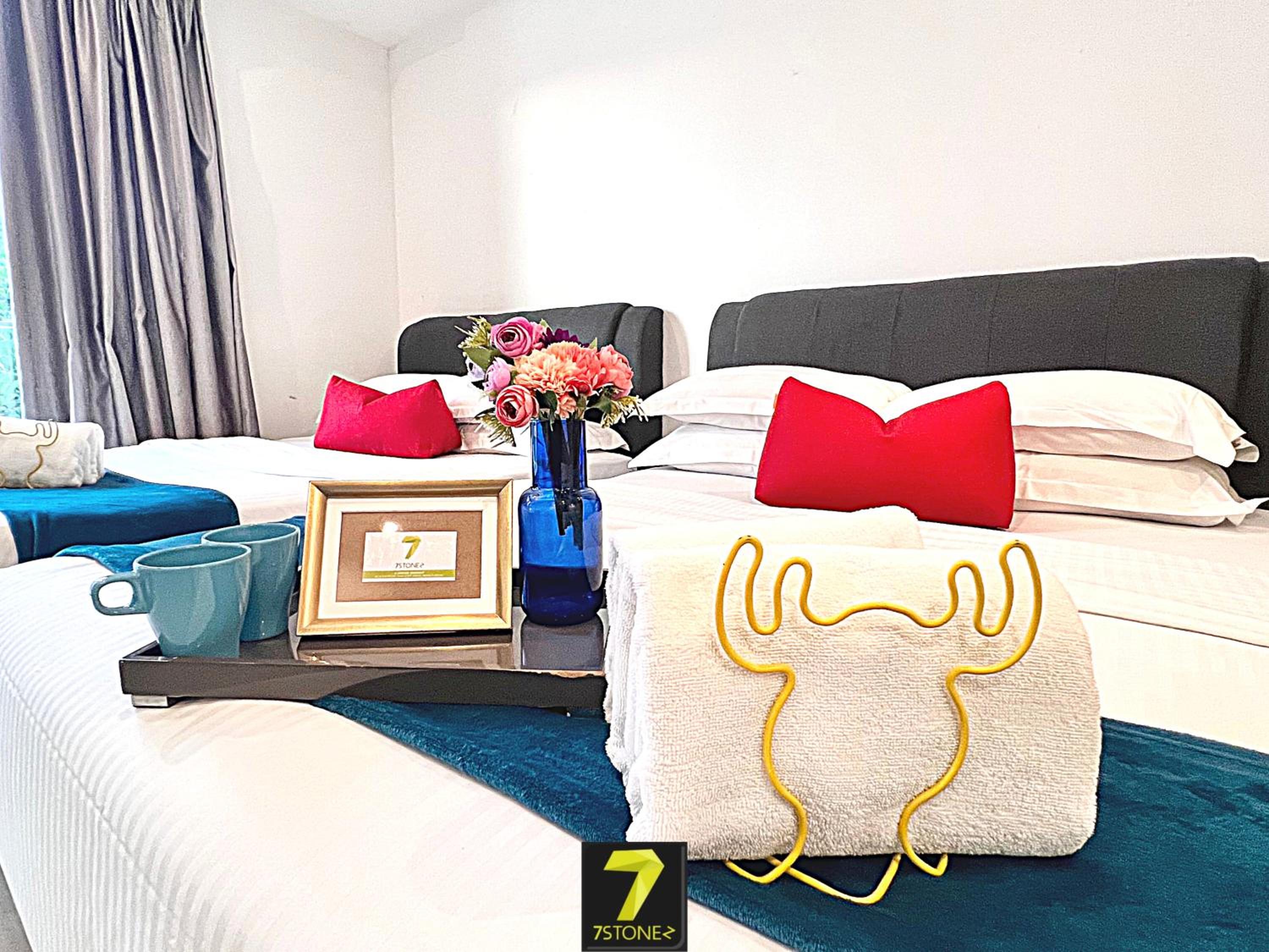 Deluxe Family Studio Suite with Balcony - Photo 4
