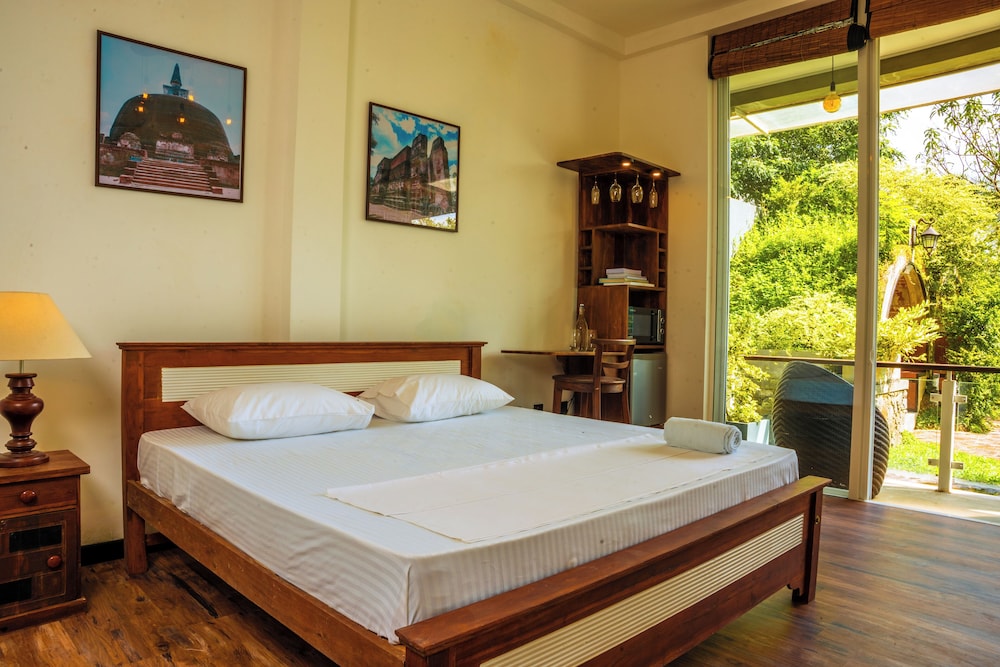 Deluxe Double Room, Garden View
