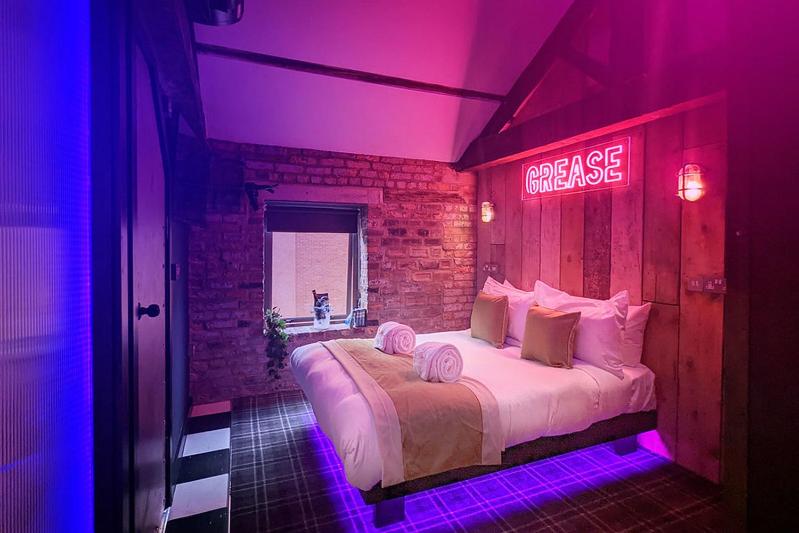 Grease - Double Room - Photo 1