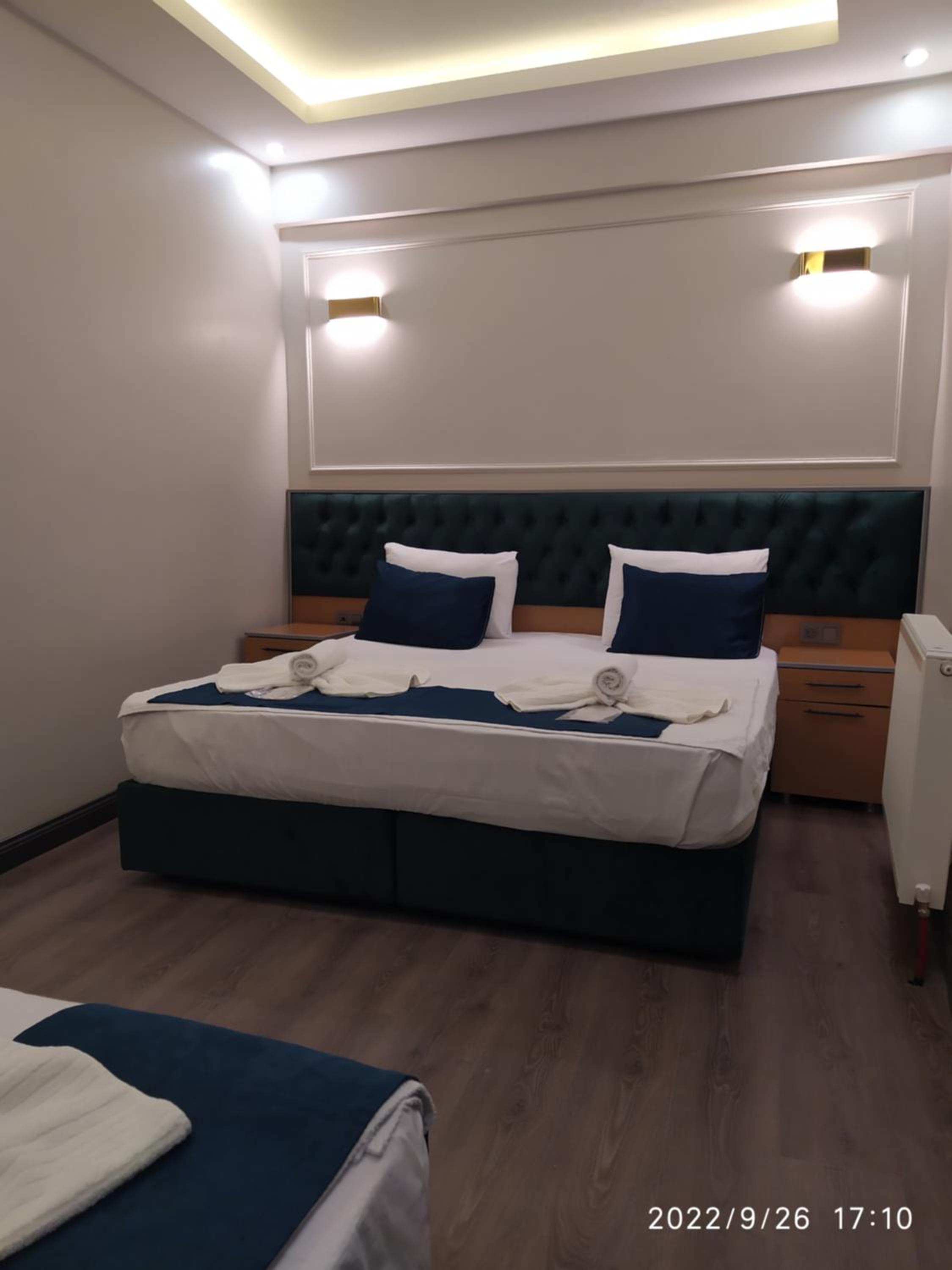 Economy Triple Room photo 1